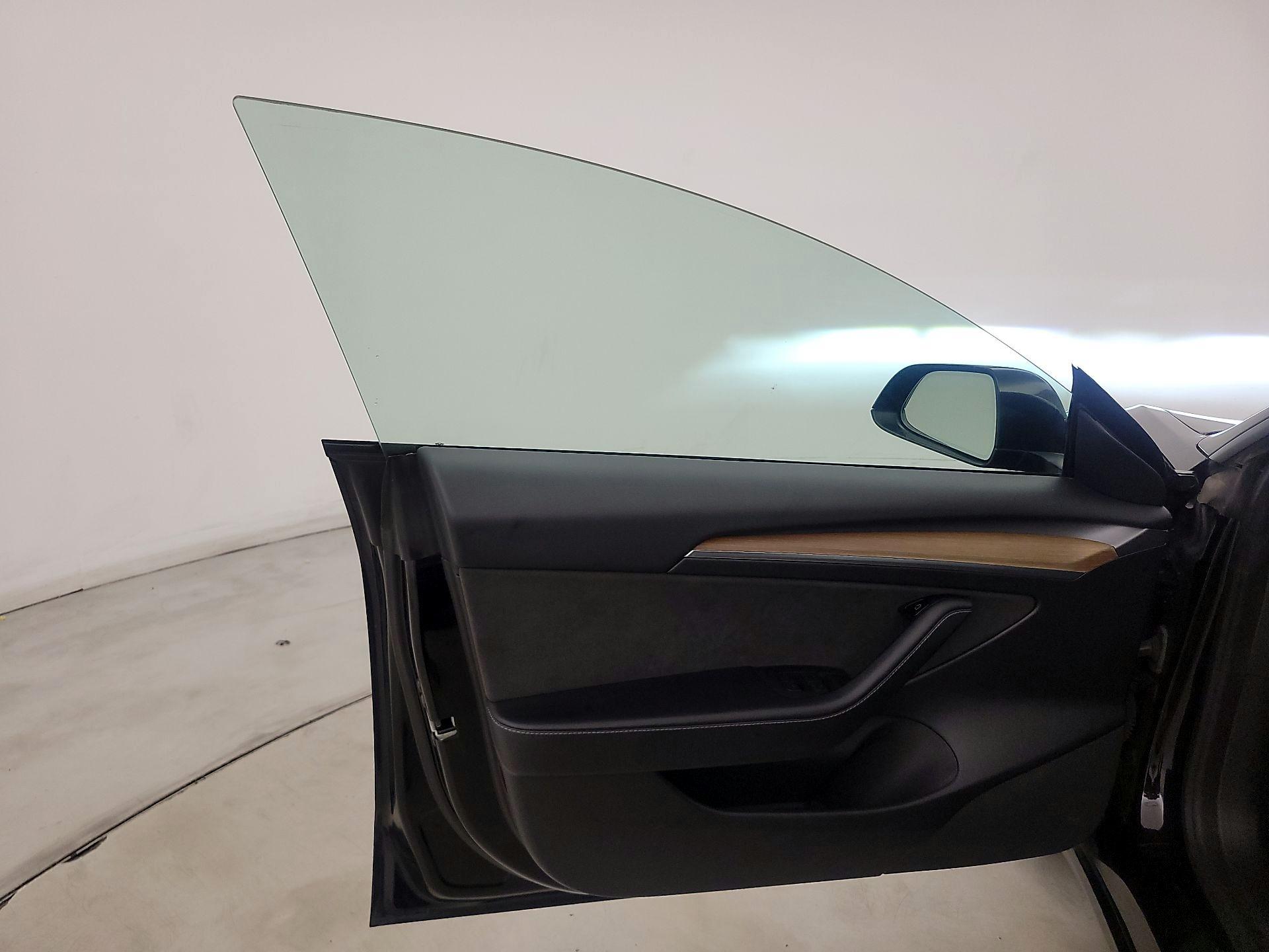 Thumbnail: 2021 Tesla Model 3 - 12