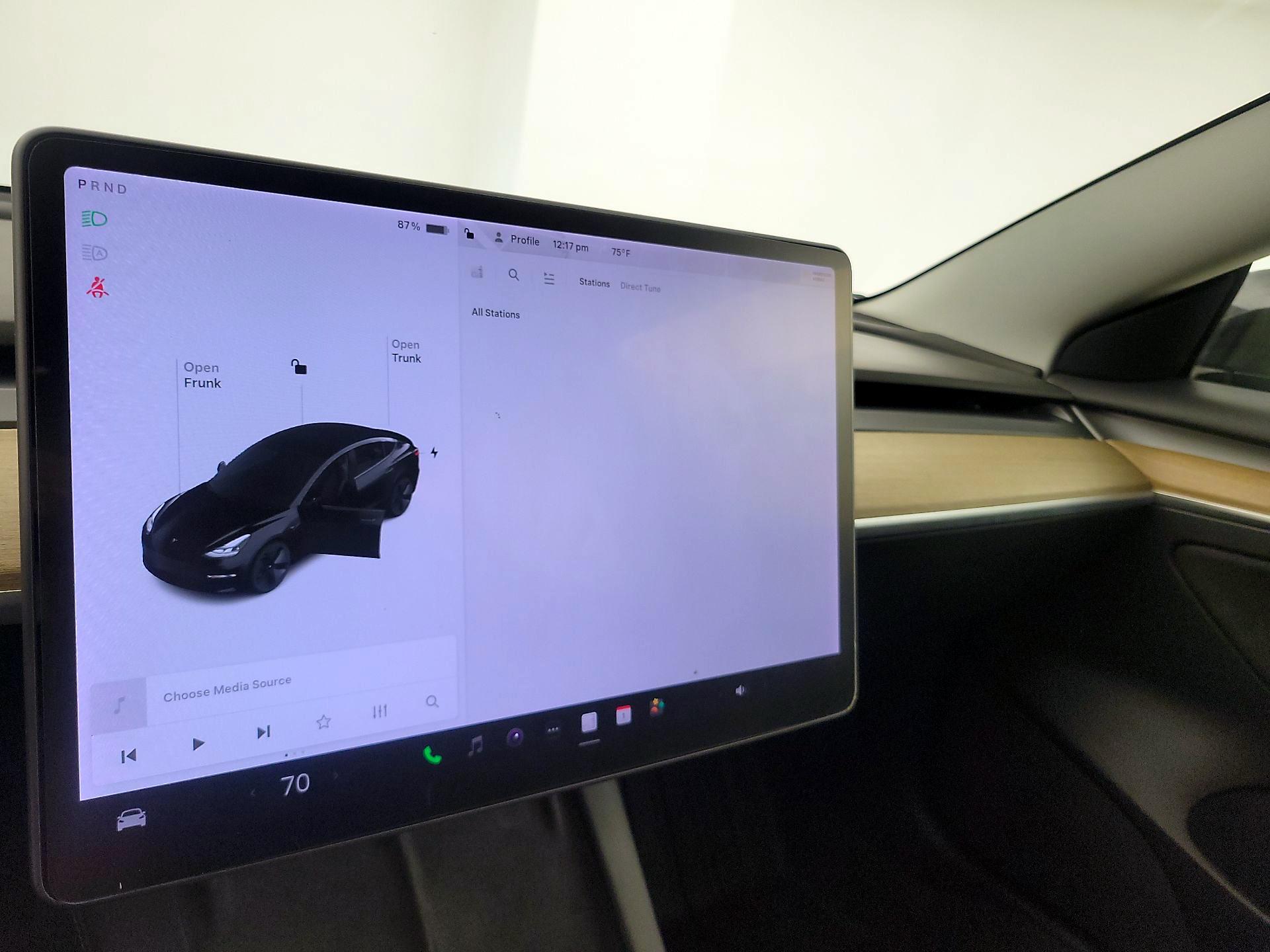 Thumbnail: 2021 Tesla Model 3 - 15