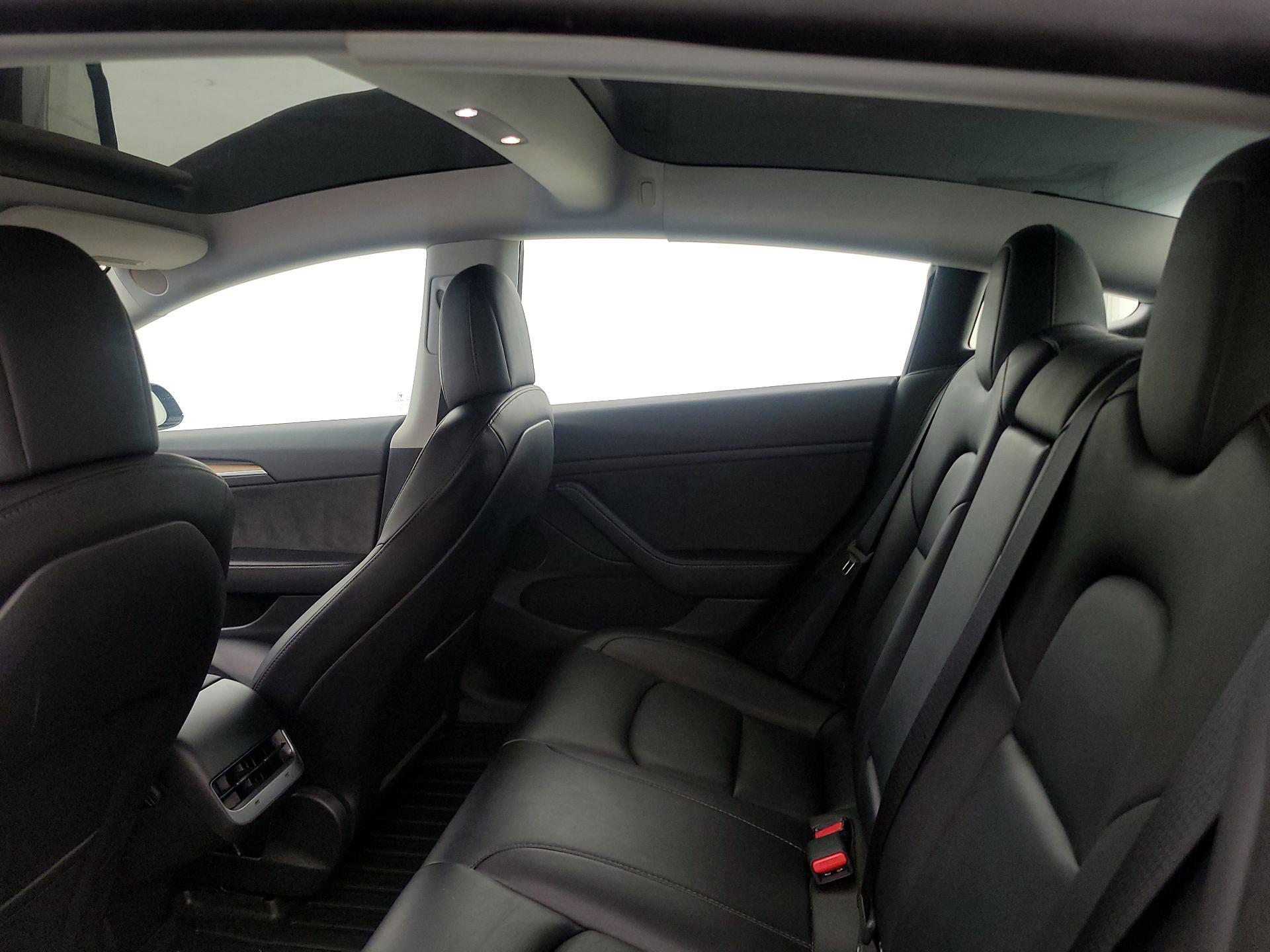 Thumbnail: 2021 Tesla Model 3 - 19