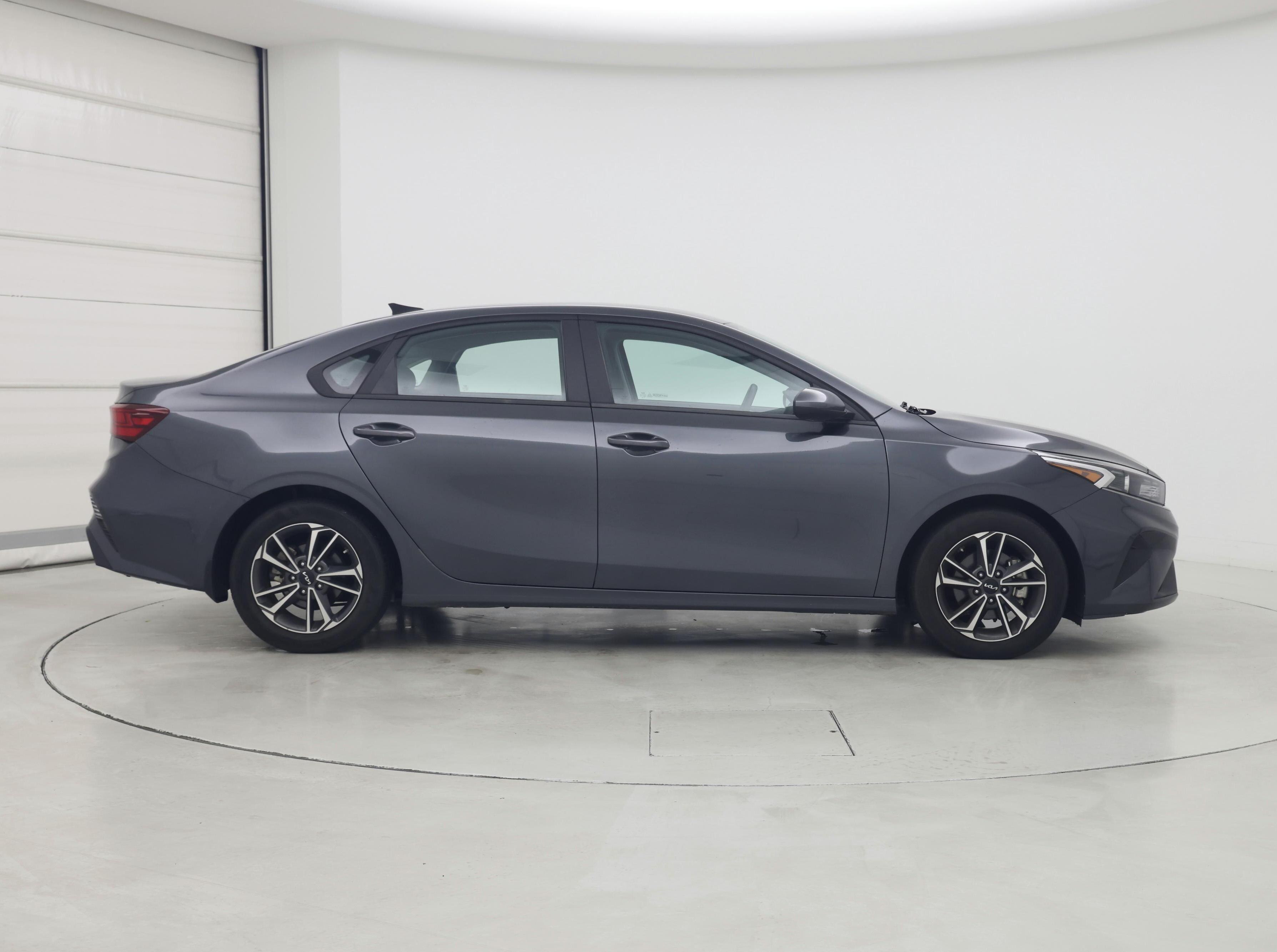 Thumbnail: 2022 Kia Forte - 7