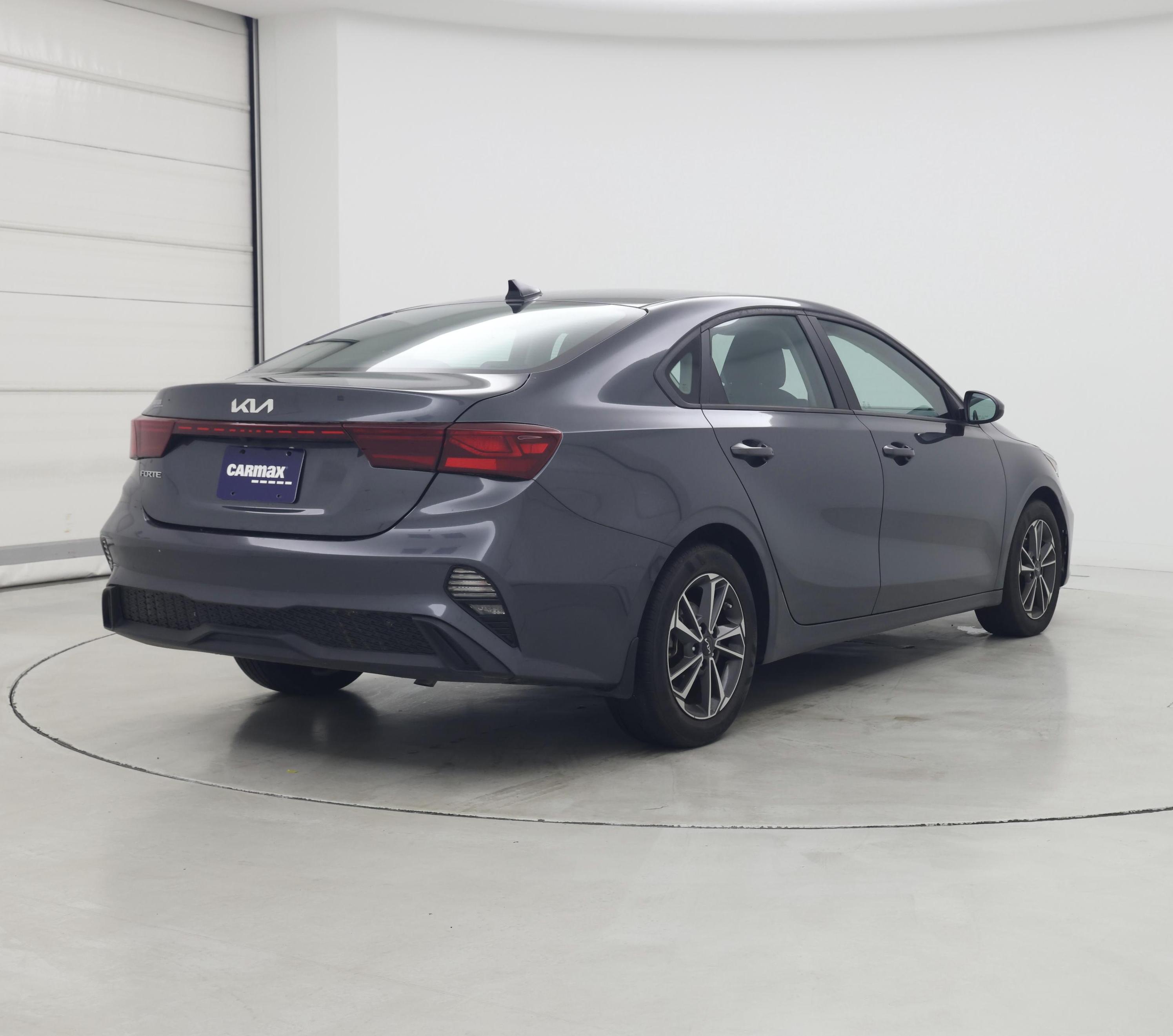 Thumbnail: 2022 Kia Forte - 8