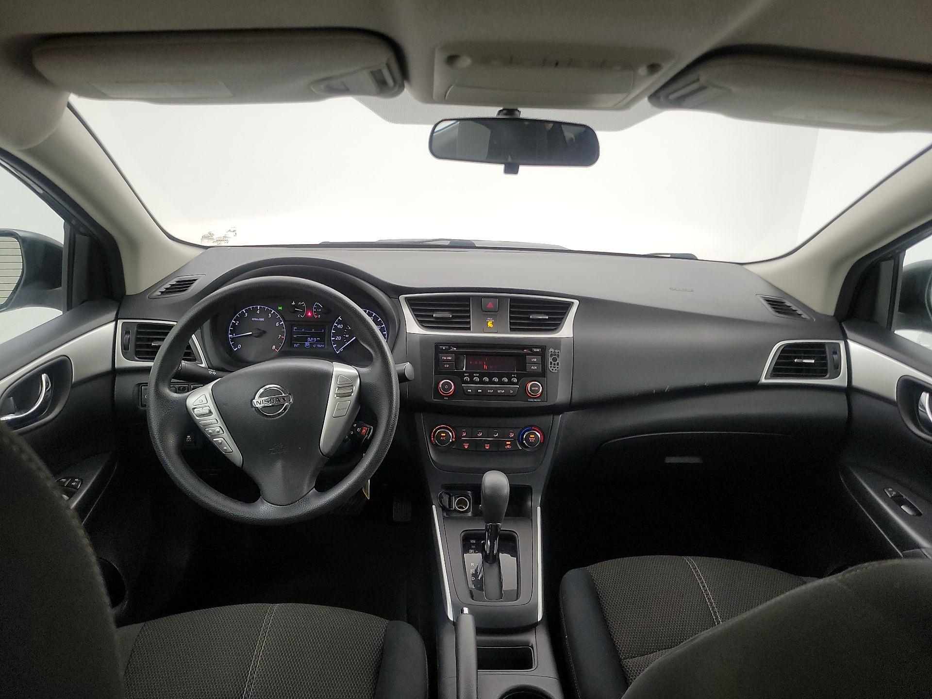 Thumbnail: 2017 Nissan Sentra - 9