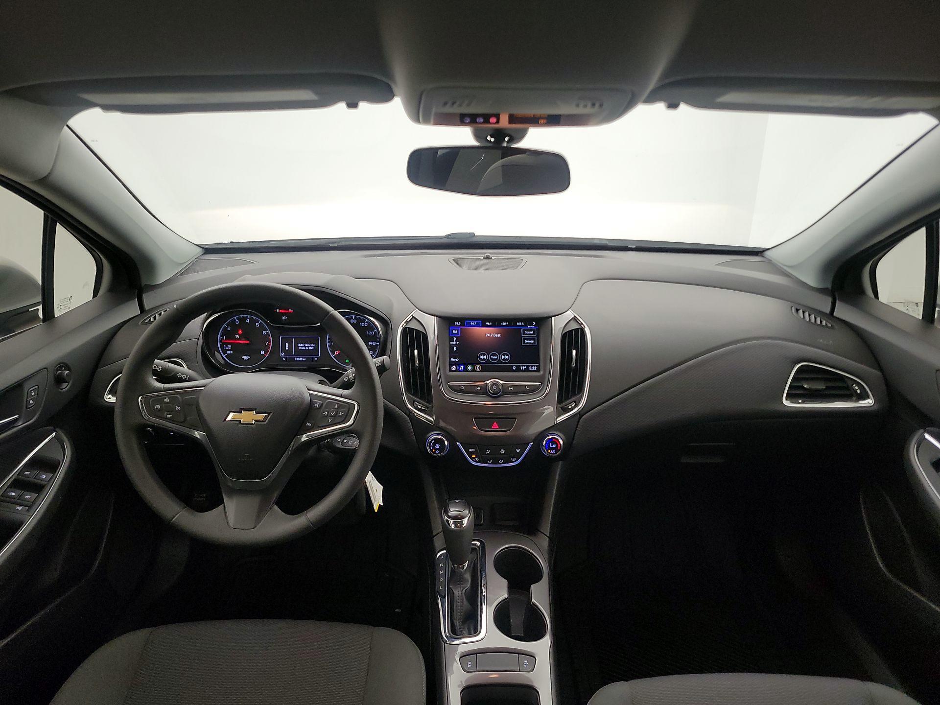 Thumbnail: 2019 Chevrolet Cruze - 9