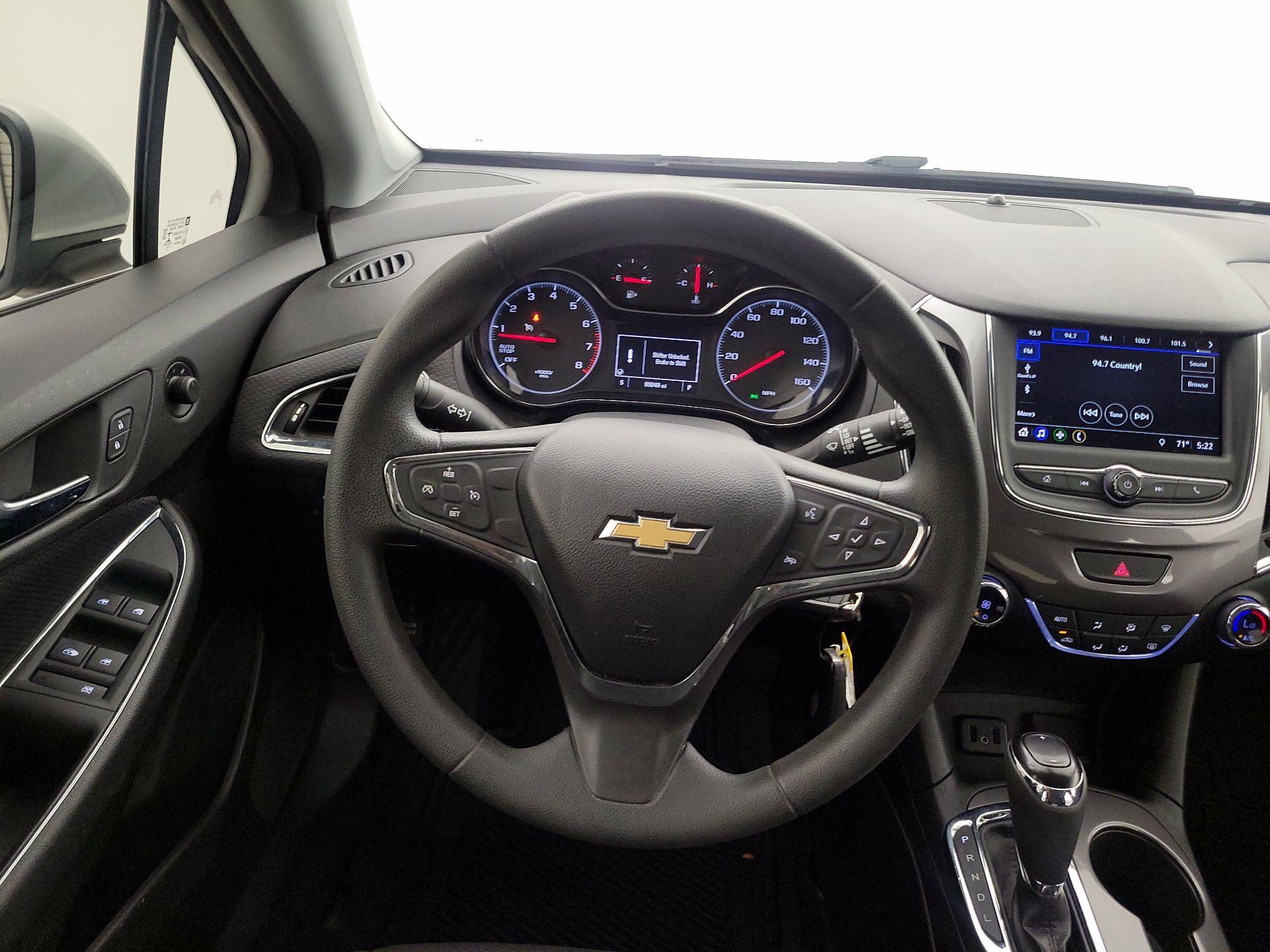 Thumbnail: 2019 Chevrolet Cruze - 10