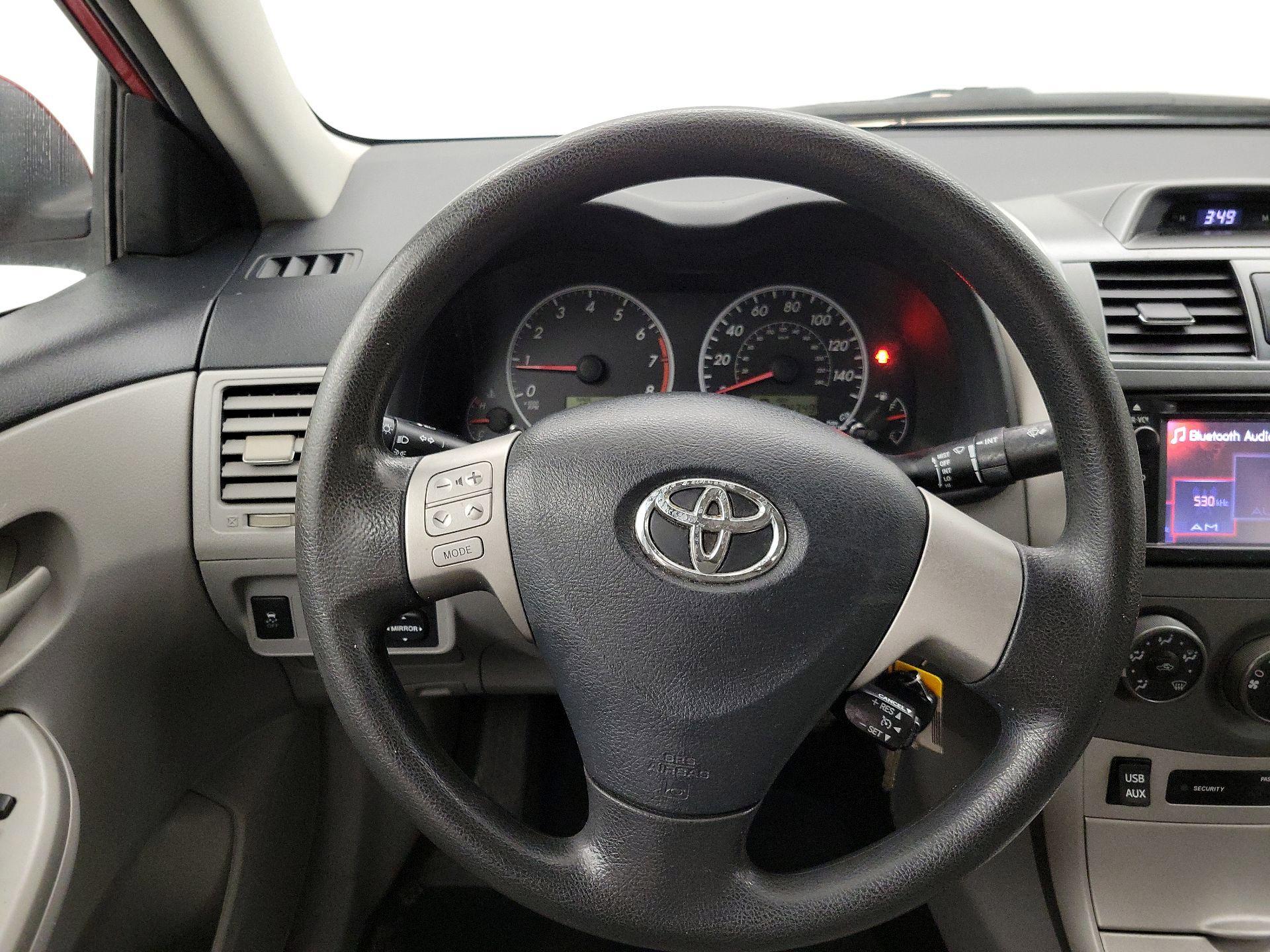 Thumbnail: 2013 Toyota Corolla - 10