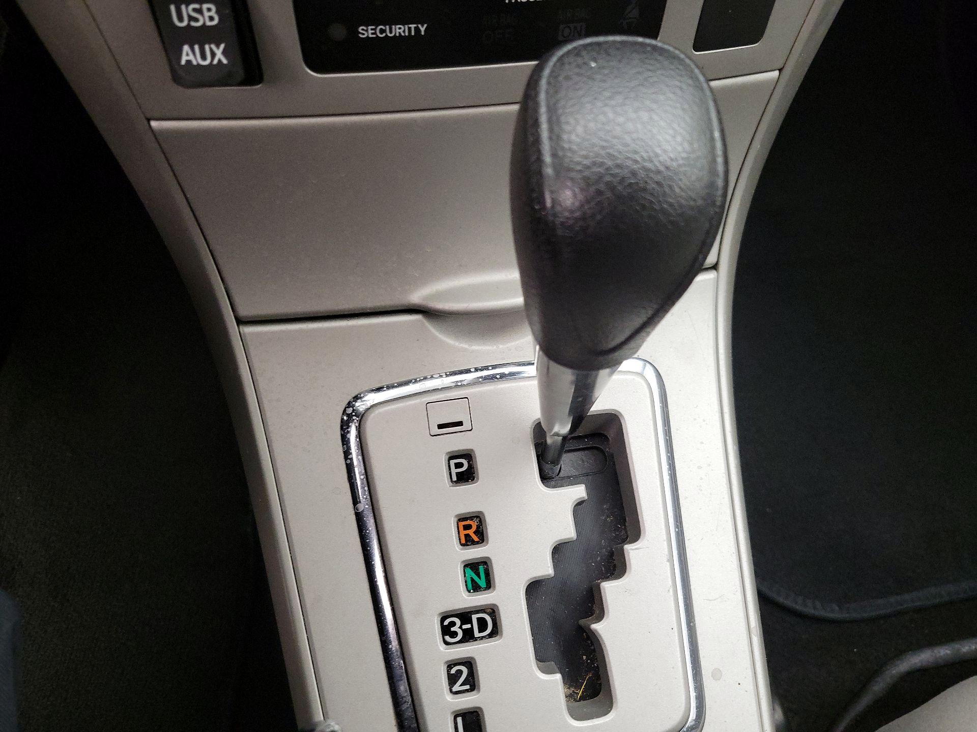 Thumbnail: 2013 Toyota Corolla - 16