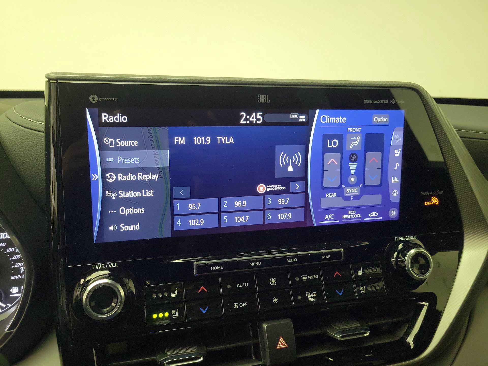 Thumbnail: 2021 Toyota Highlander - 16