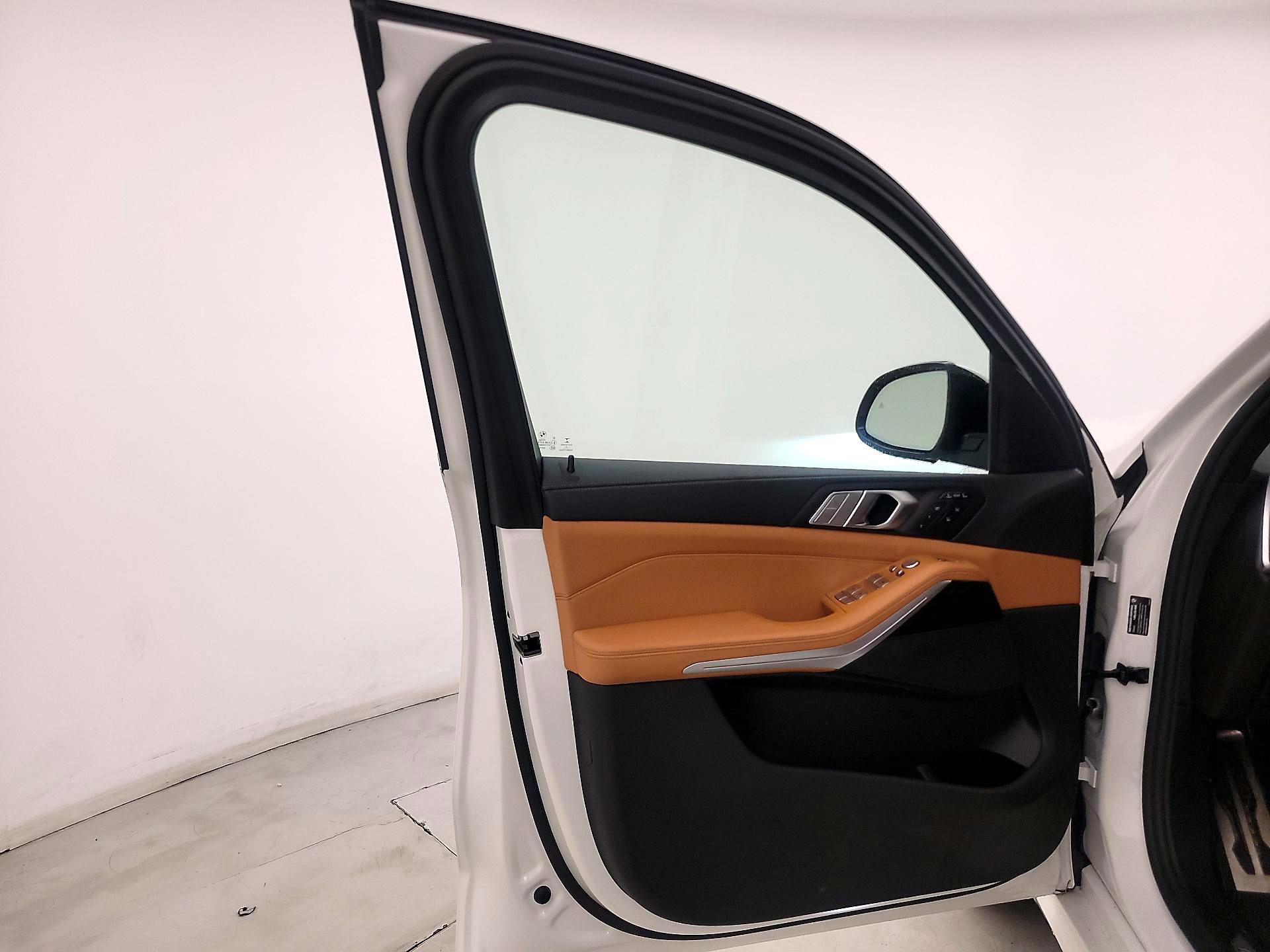 Thumbnail: 2021 BMW X7 - 12