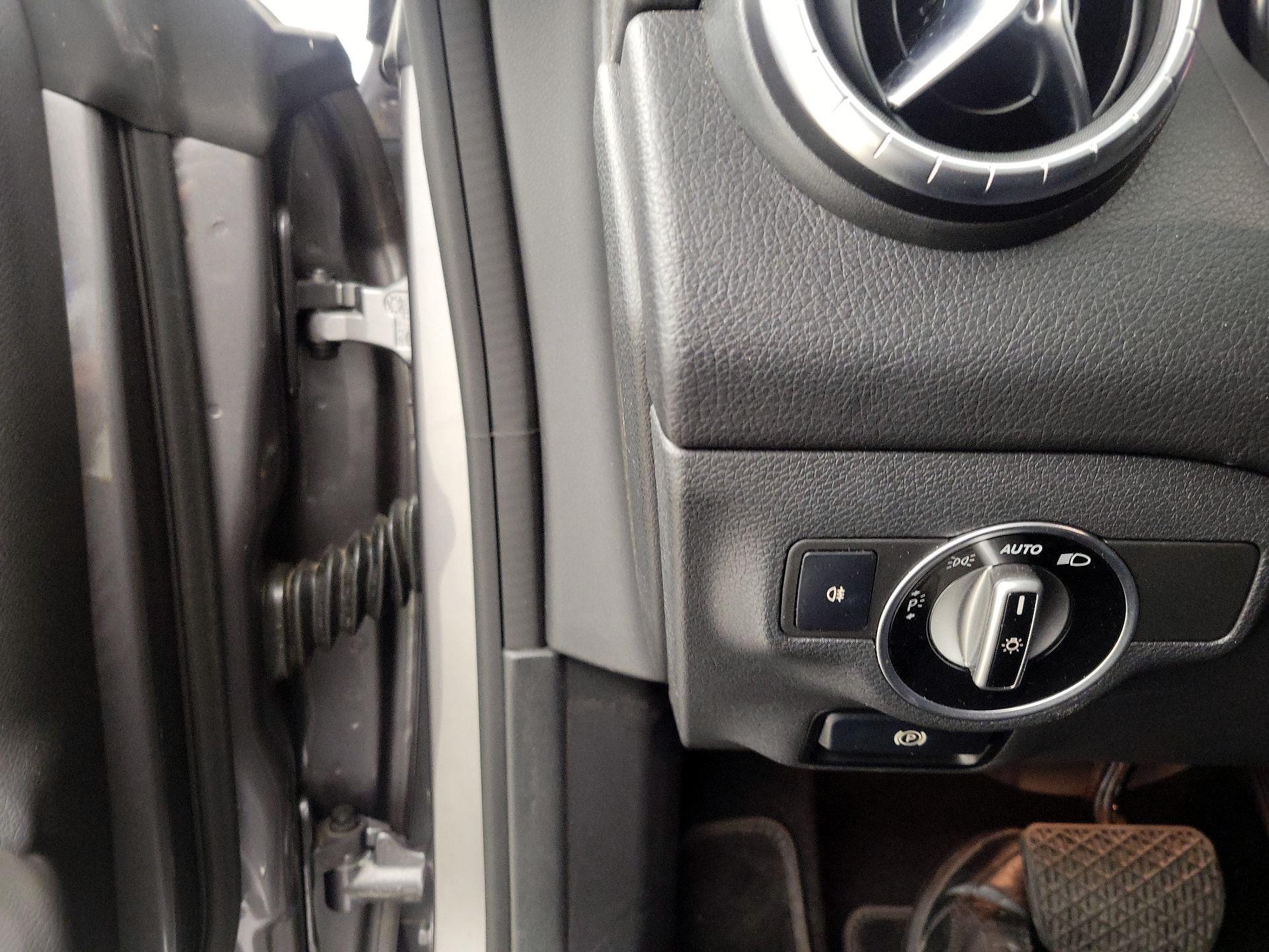 Thumbnail: 2014 Mercedes-Benz CLA - 13