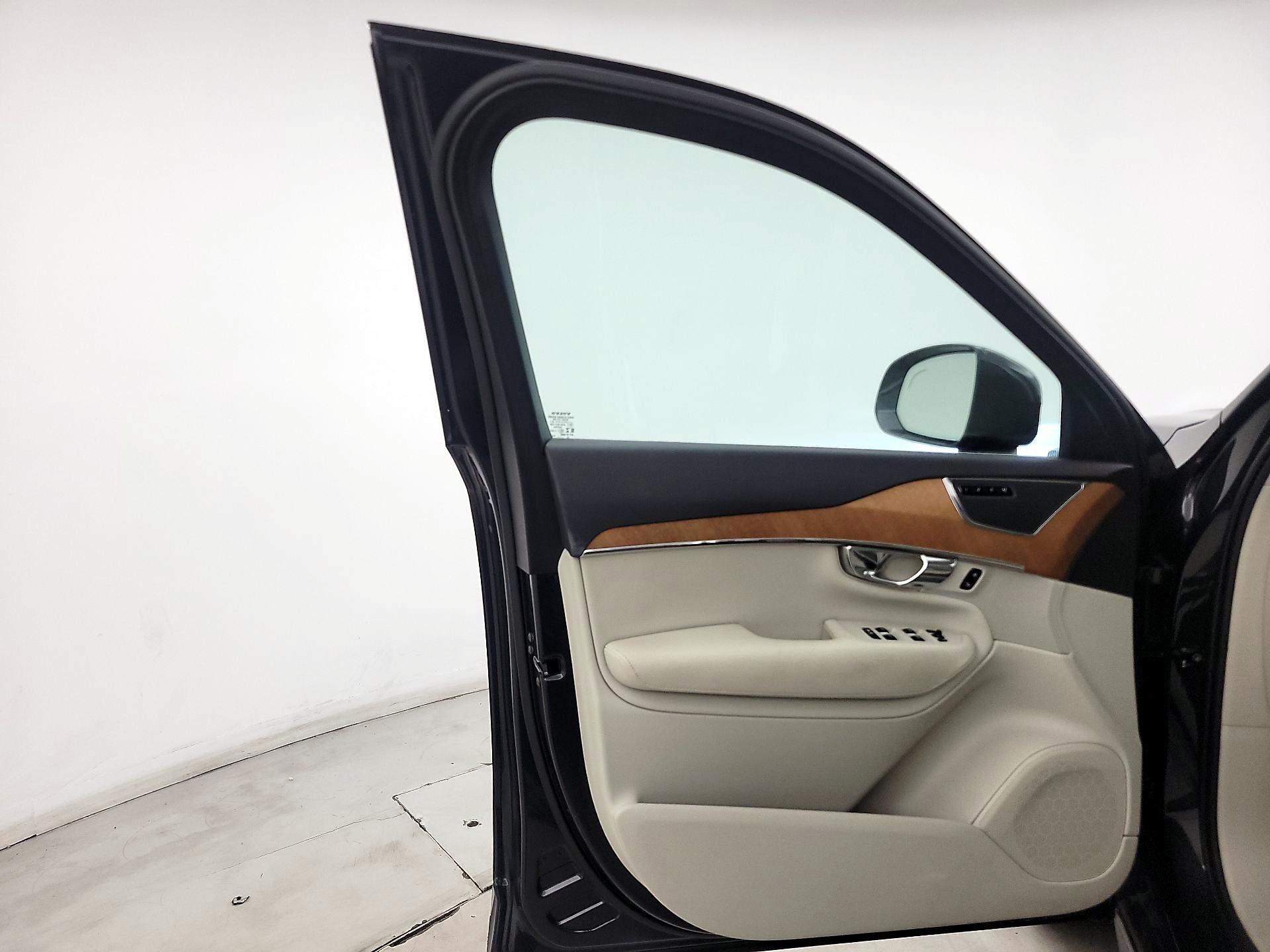 Thumbnail: 2021 Volvo XC90 - 12