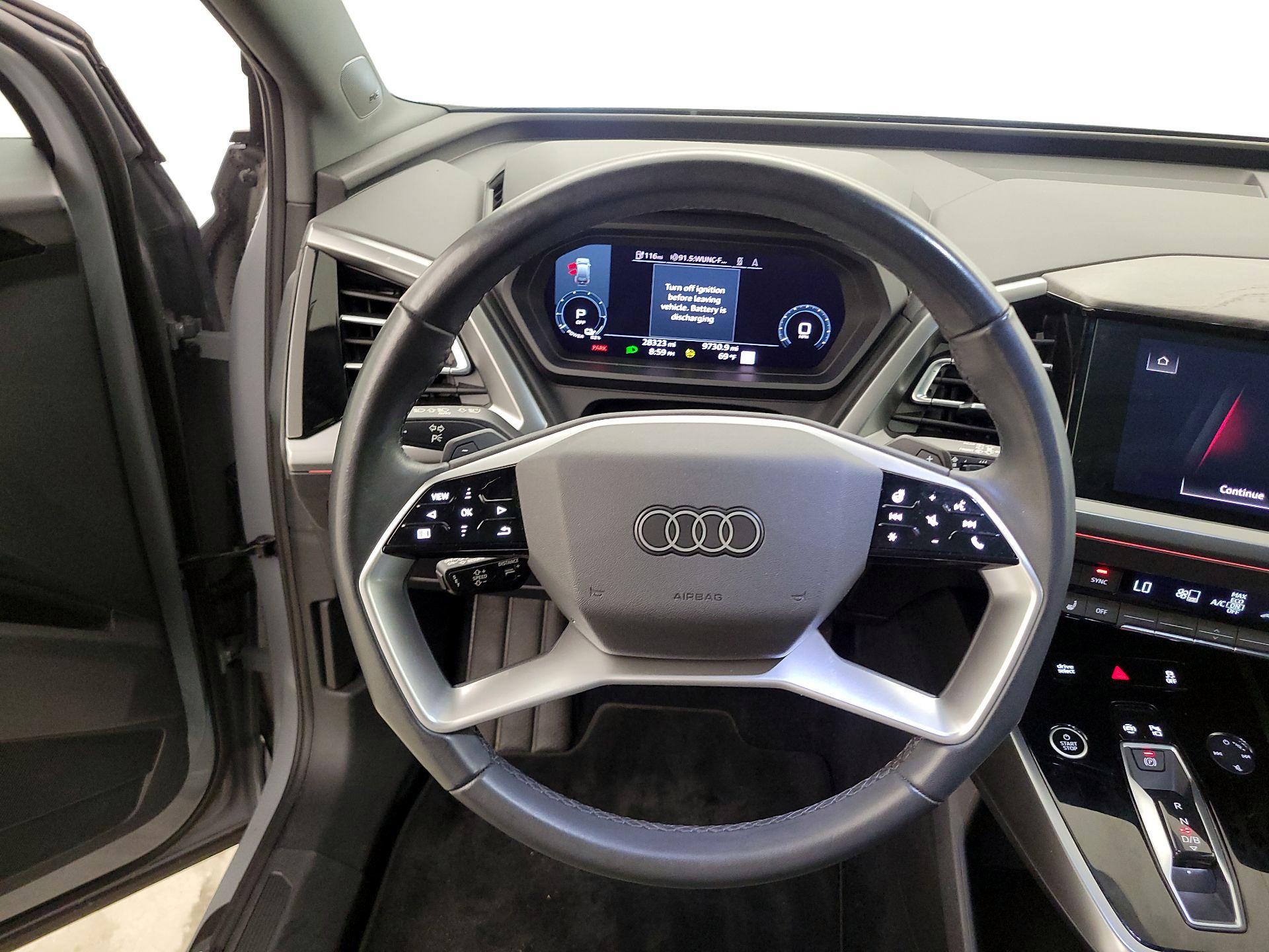 Thumbnail: 2022 Audi Q4 e-tron - 10