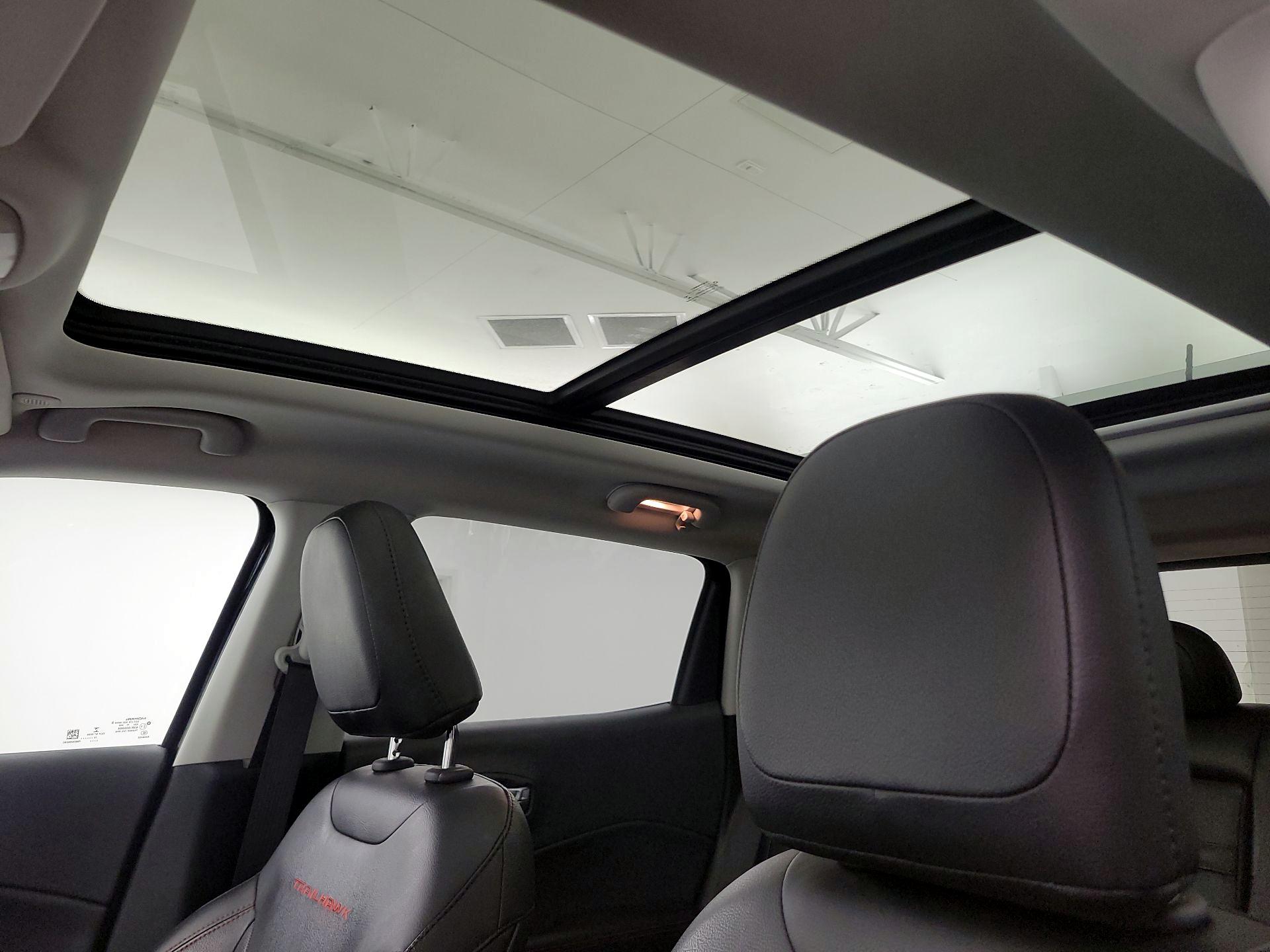Thumbnail: 2020 Jeep Compass - 20