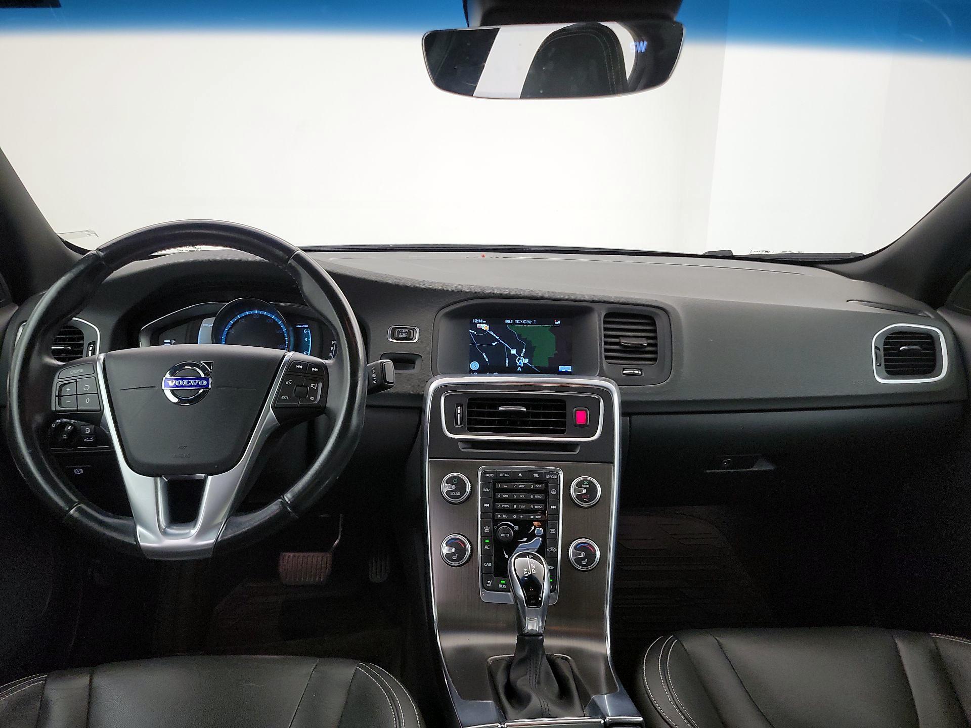 Thumbnail: 2015 Volvo S60 - 9