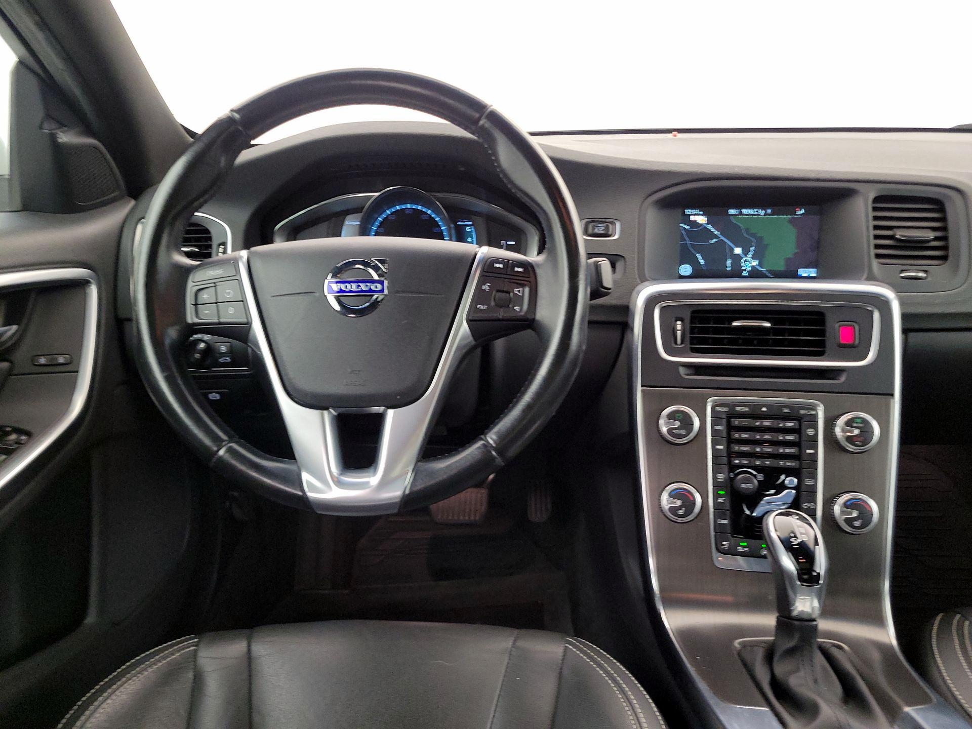 Thumbnail: 2015 Volvo S60 - 10