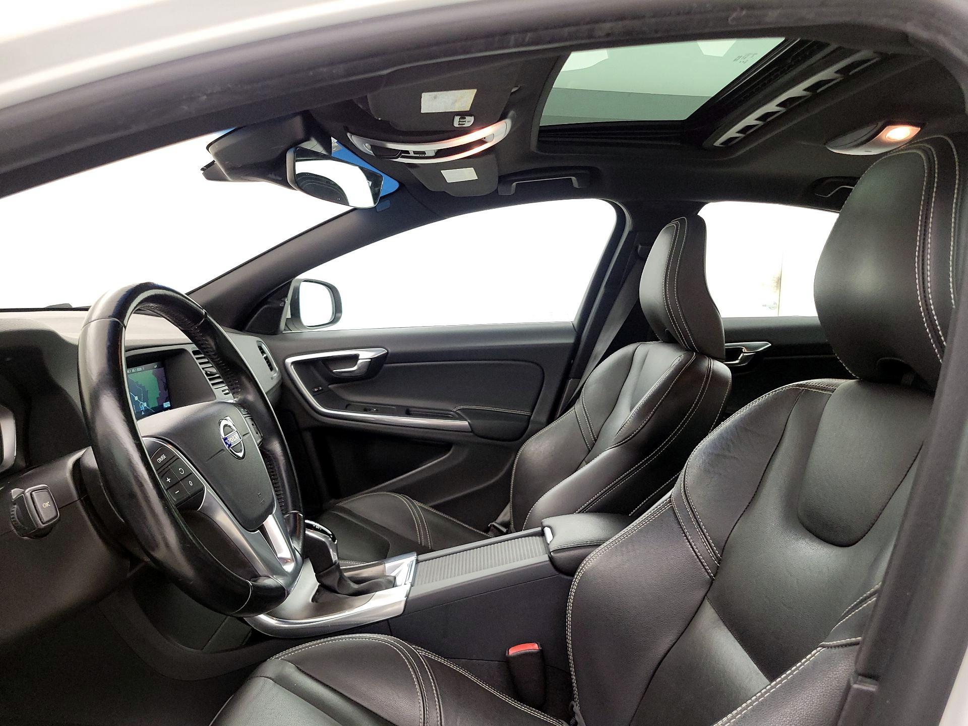 Thumbnail: 2015 Volvo S60 - 20