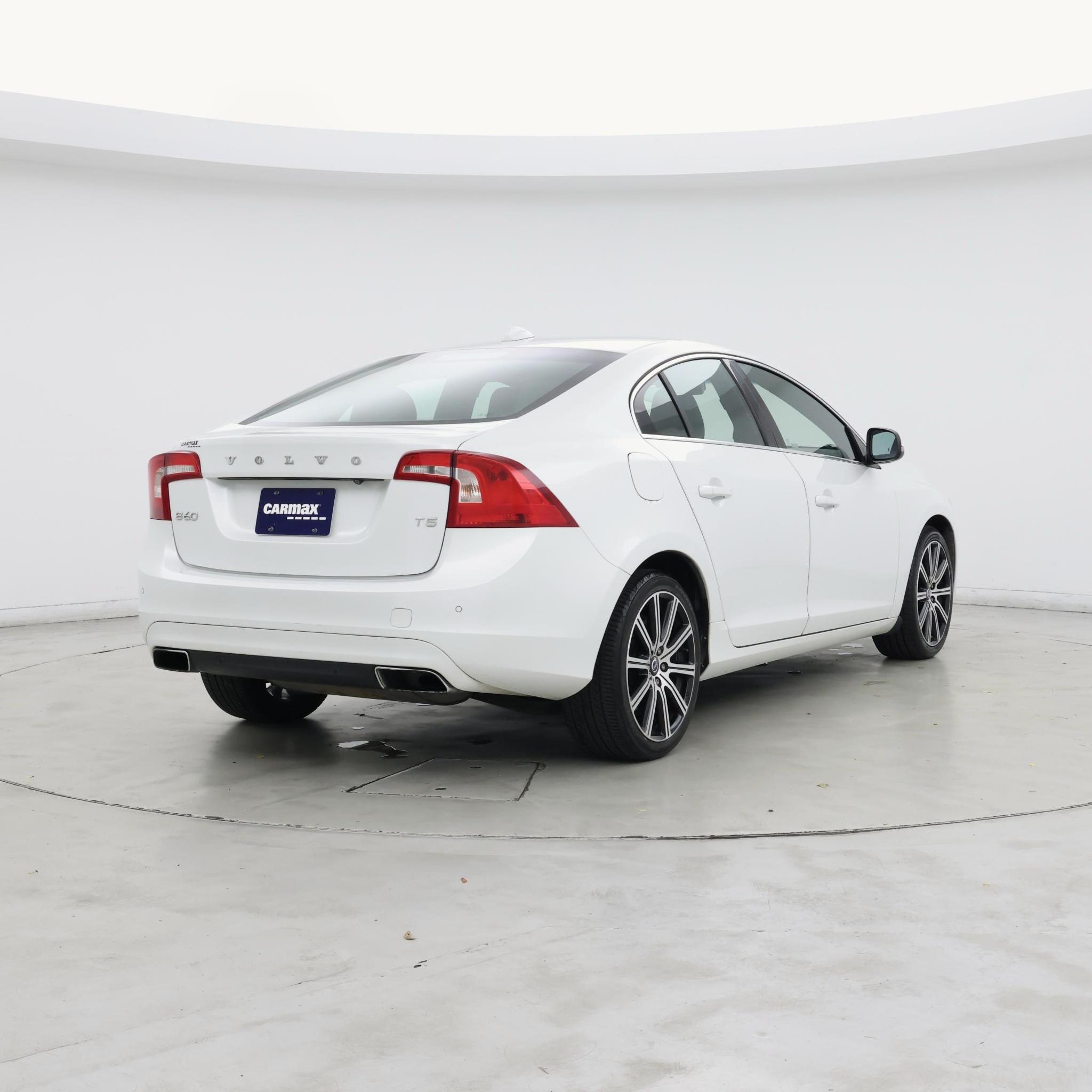 Thumbnail: 2015 Volvo S60 - 8