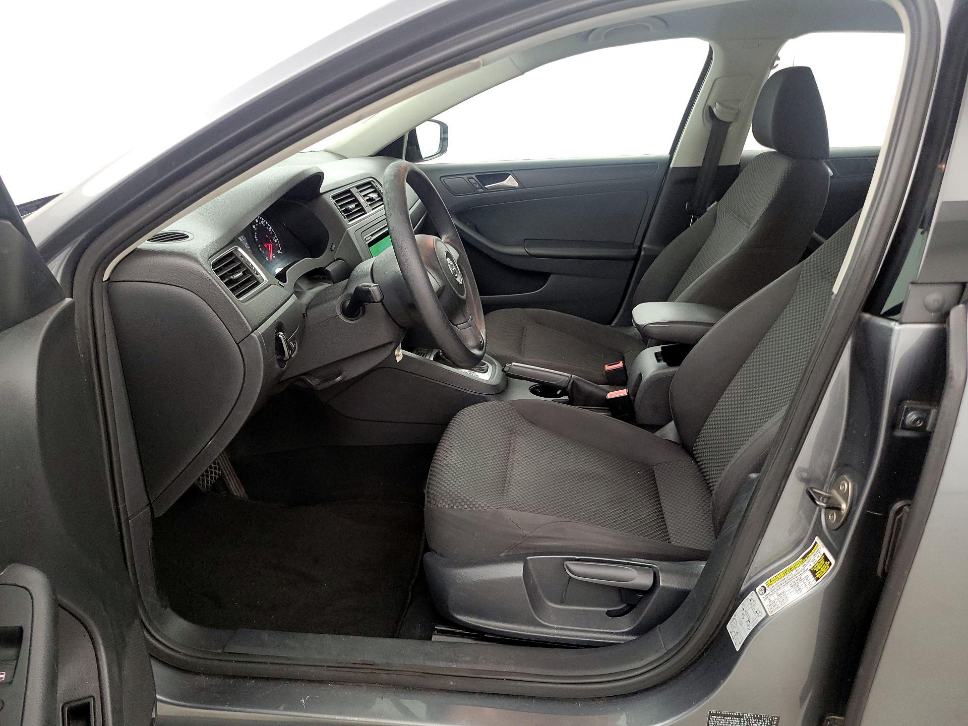 Thumbnail: 2014 Volkswagen Jetta - 9