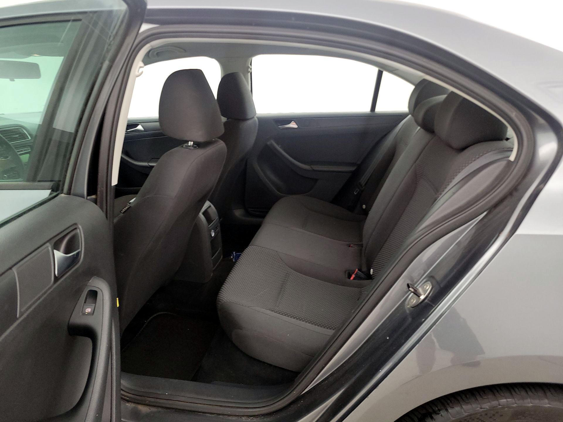 Thumbnail: 2014 Volkswagen Jetta - 16
