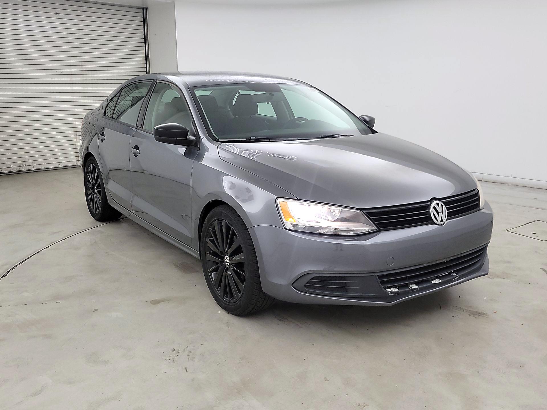 Thumbnail: 2014 Volkswagen Jetta - 3