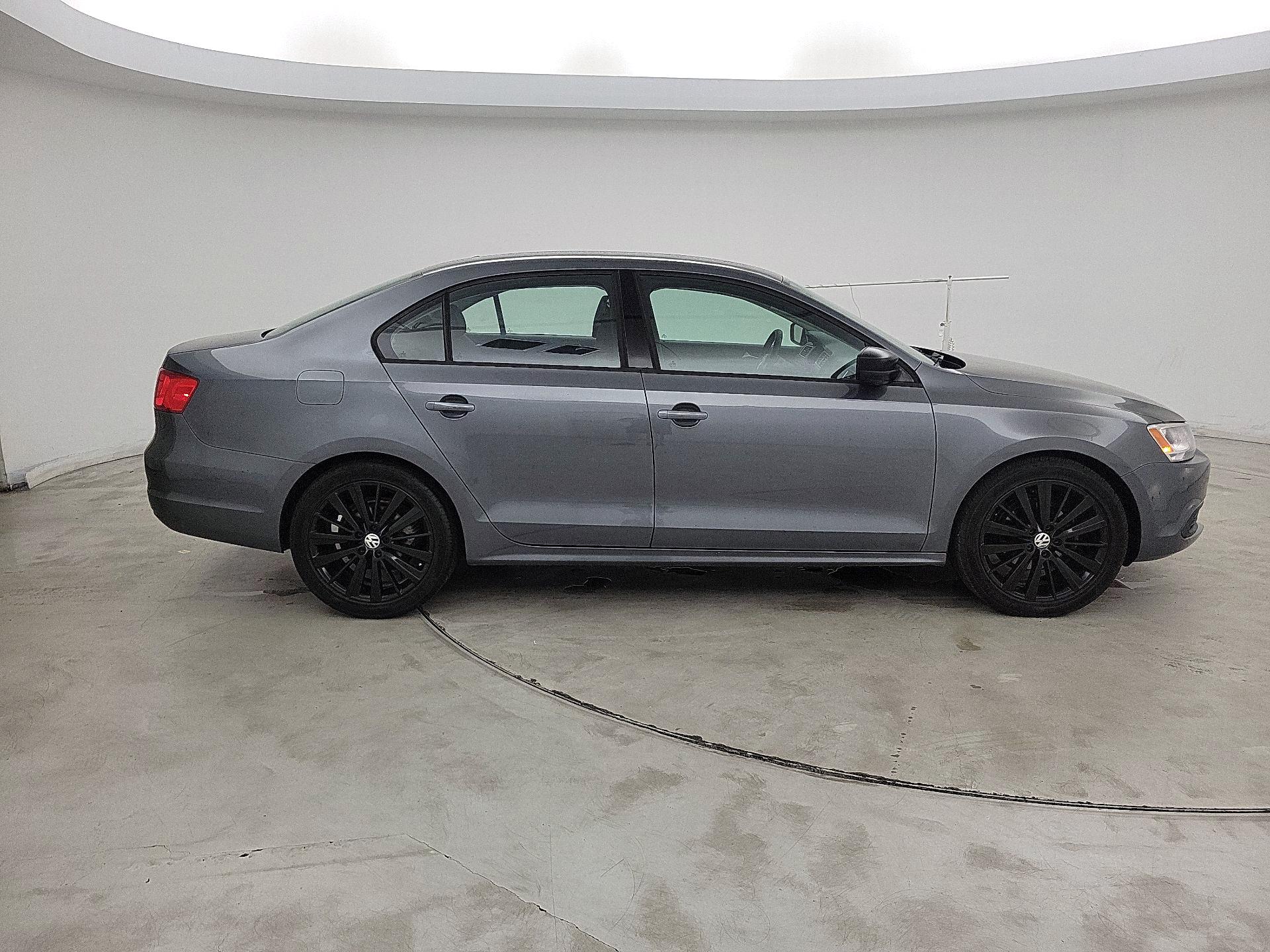 Thumbnail: 2014 Volkswagen Jetta - 4