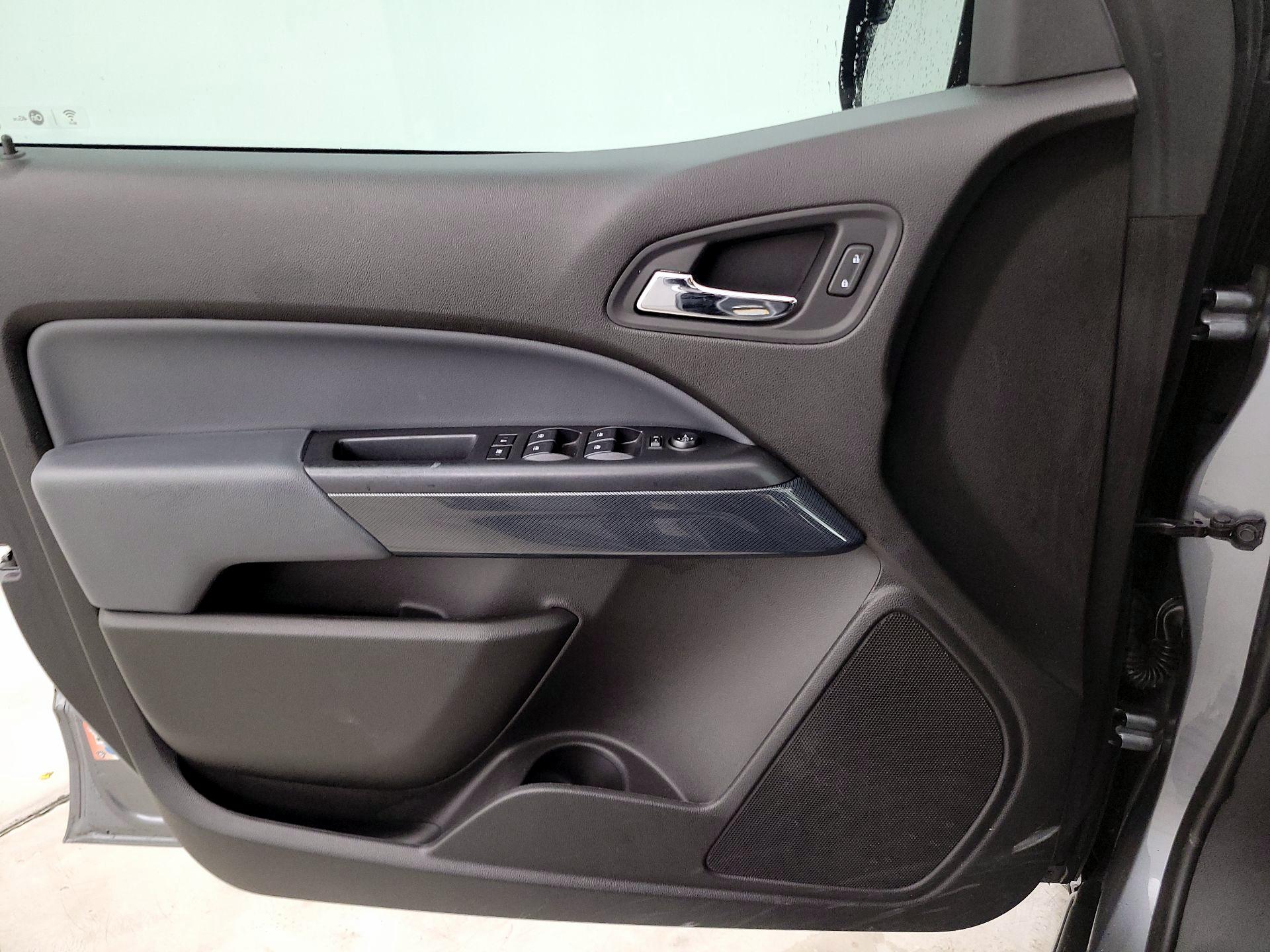 Thumbnail: 2018 Chevrolet Colorado - 12