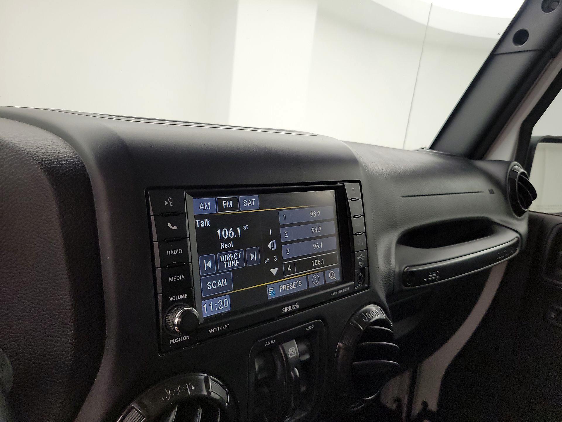 Thumbnail: 2017 Jeep Wrangler - 13