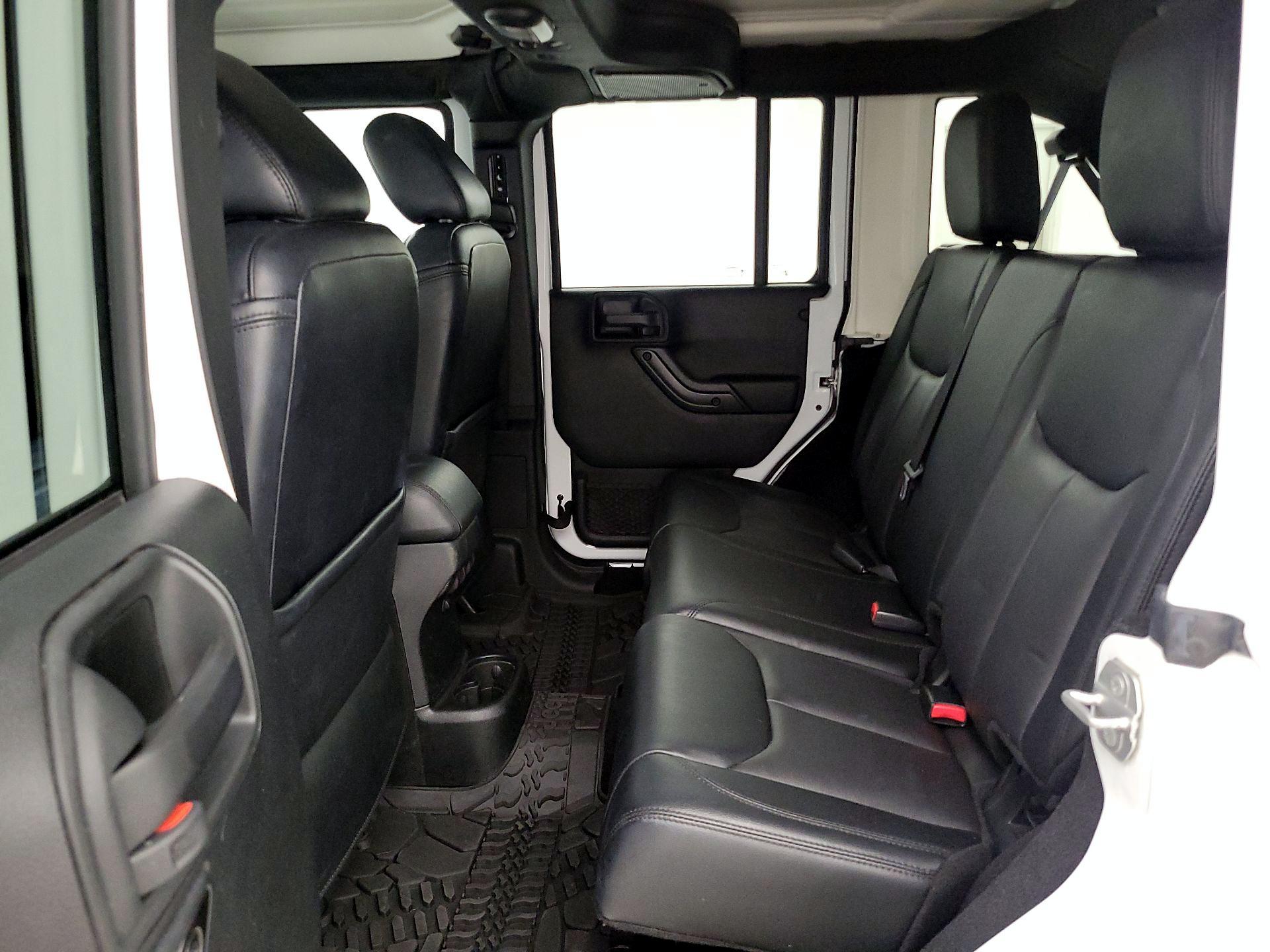 Thumbnail: 2017 Jeep Wrangler - 17