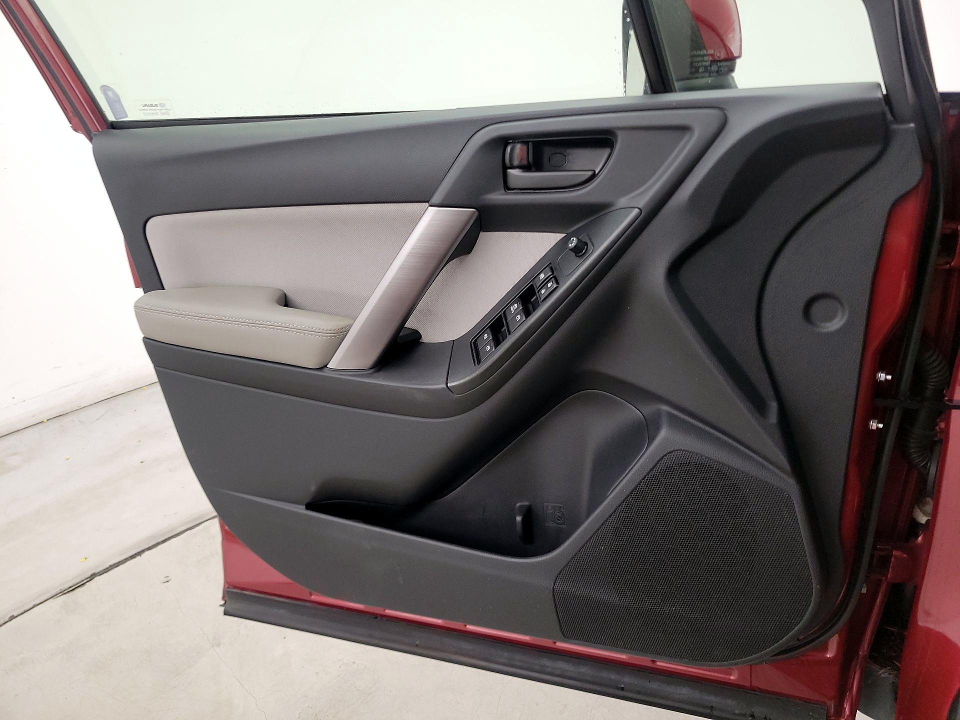 Thumbnail: 2016 Subaru Forester - 12