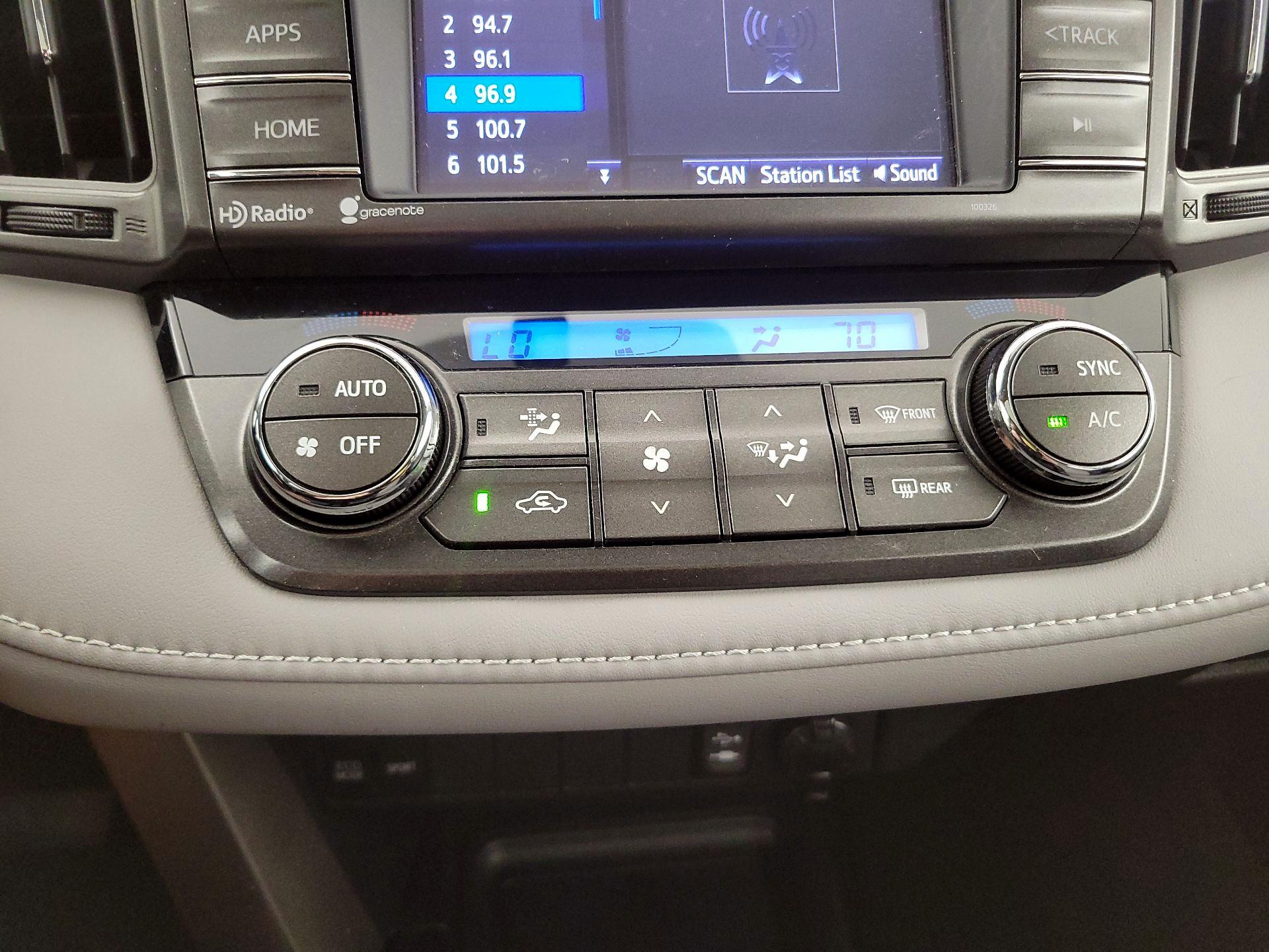Thumbnail: 2014 Toyota RAV4 - 16