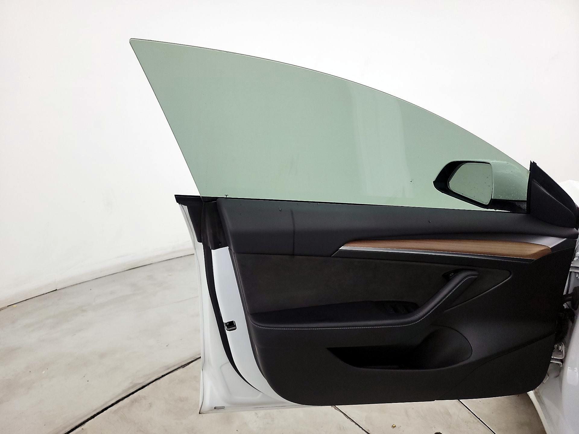 Thumbnail: 2022 Tesla Model 3 - 12
