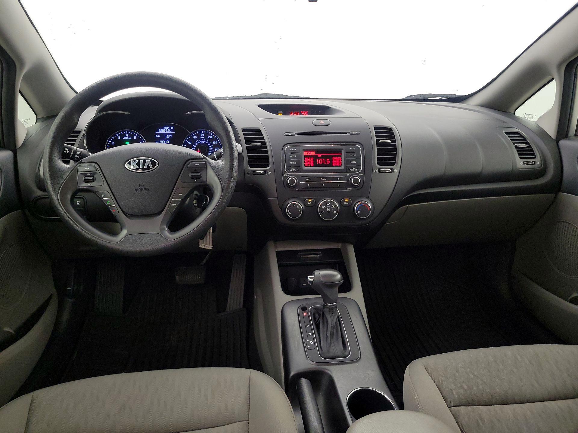Thumbnail: 2015 Kia Forte - 9