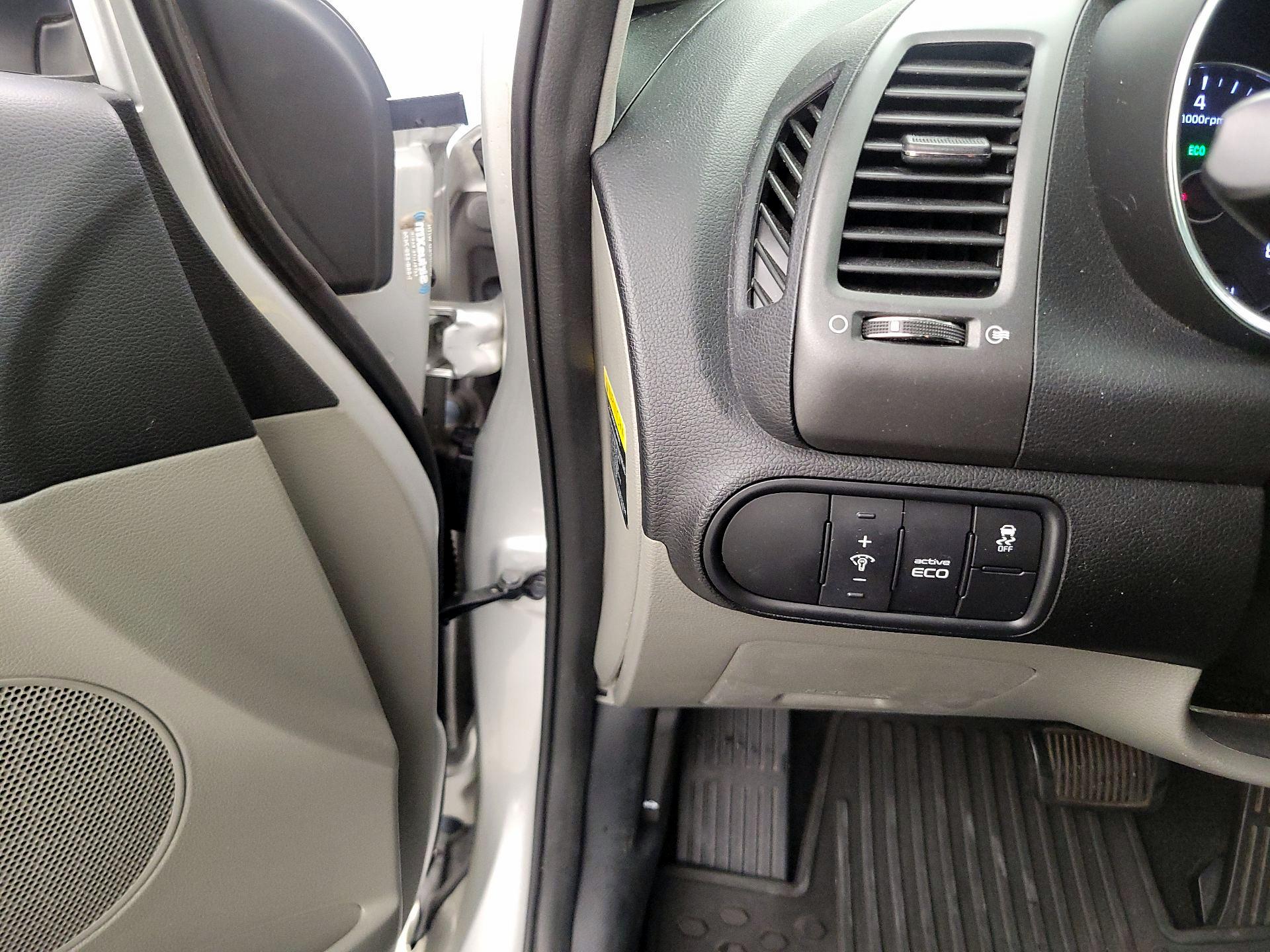 Thumbnail: 2015 Kia Forte - 13