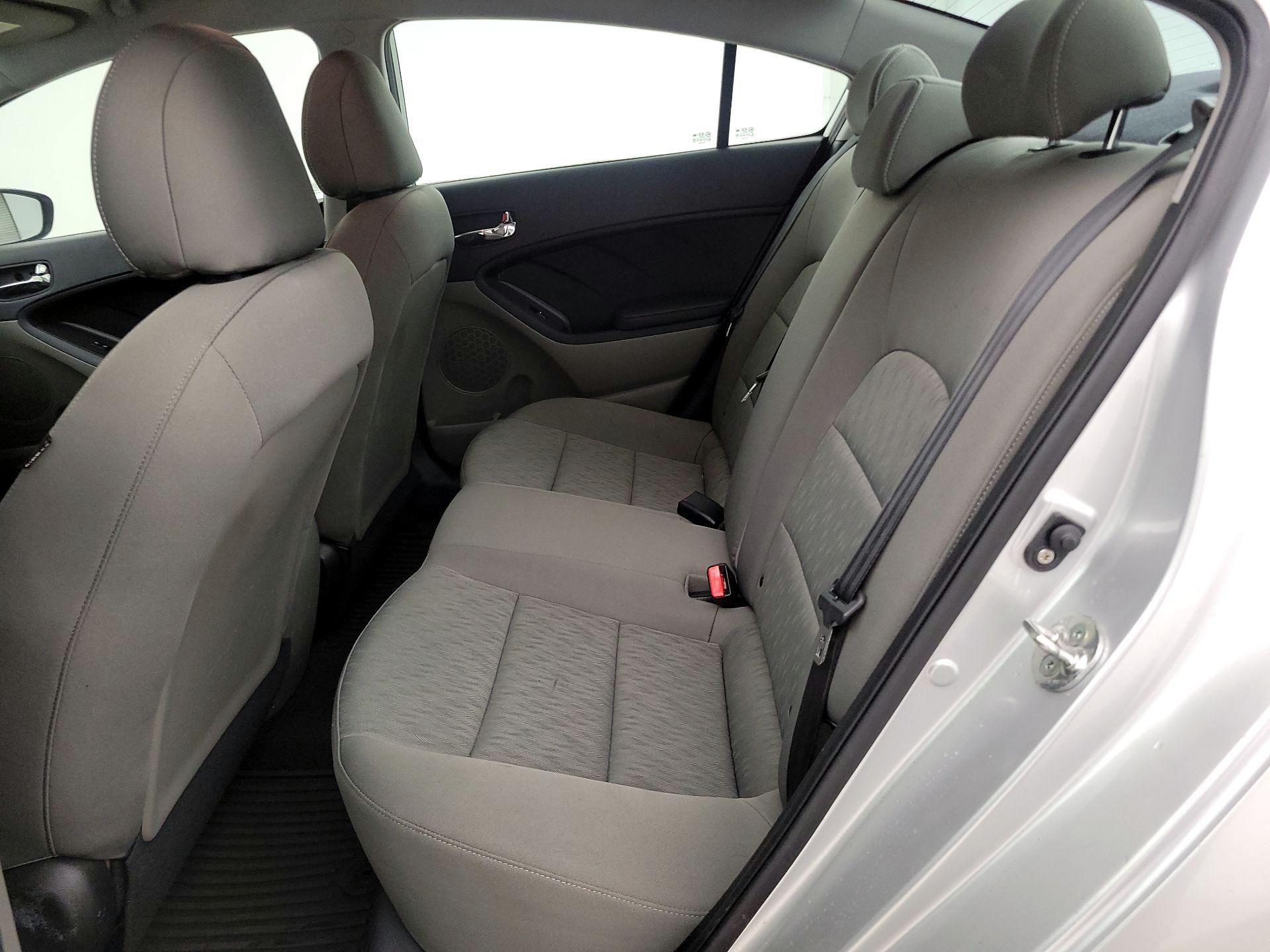 Thumbnail: 2015 Kia Forte - 18