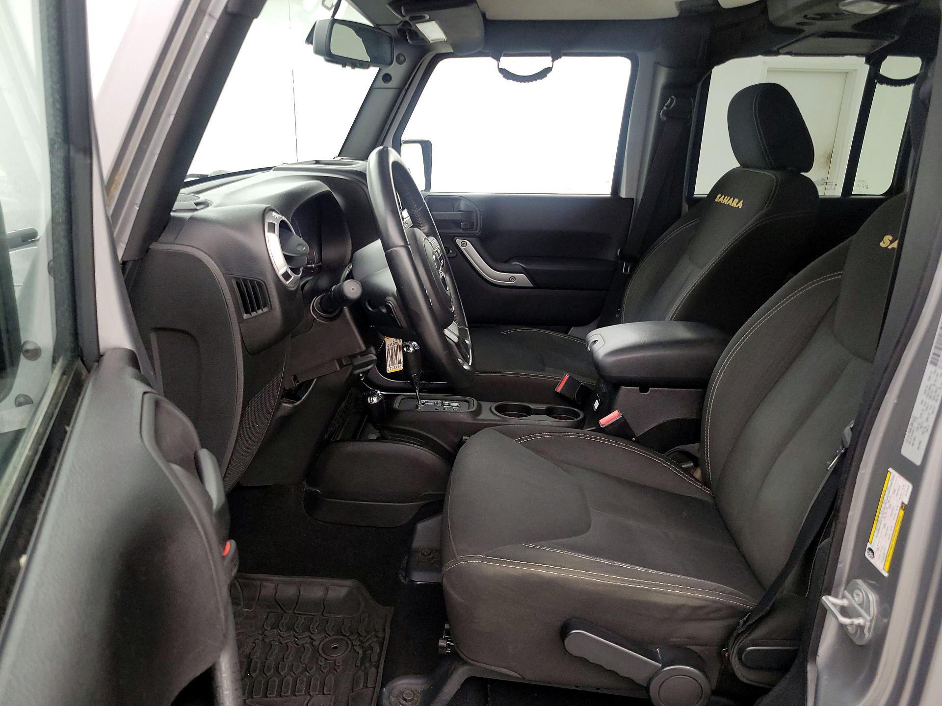 Thumbnail: 2015 Jeep Wrangler - 11