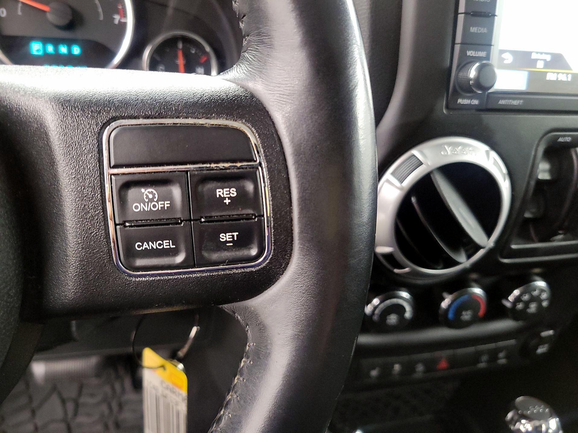 Thumbnail: 2015 Jeep Wrangler - 13