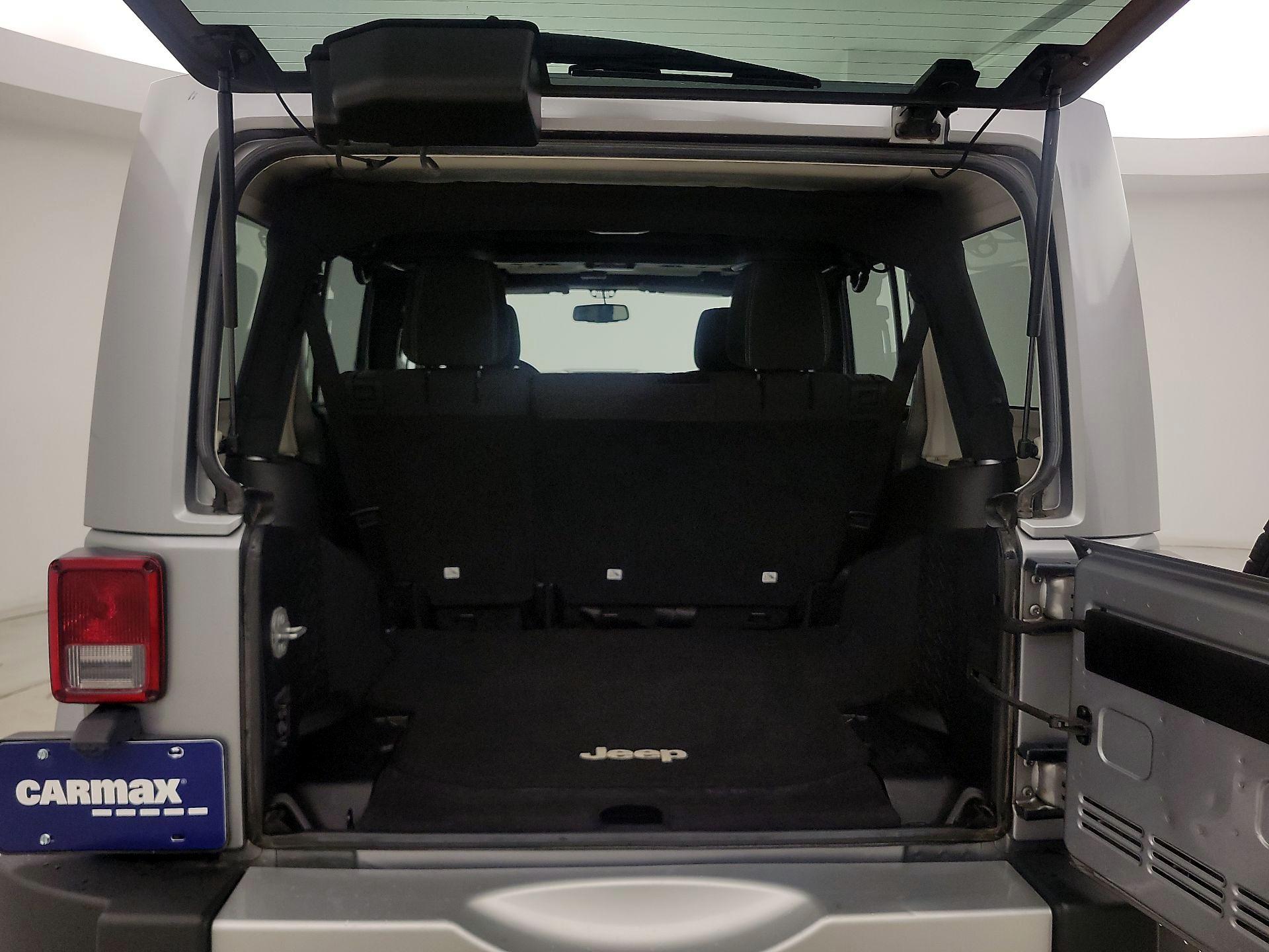 Thumbnail: 2015 Jeep Wrangler - 20