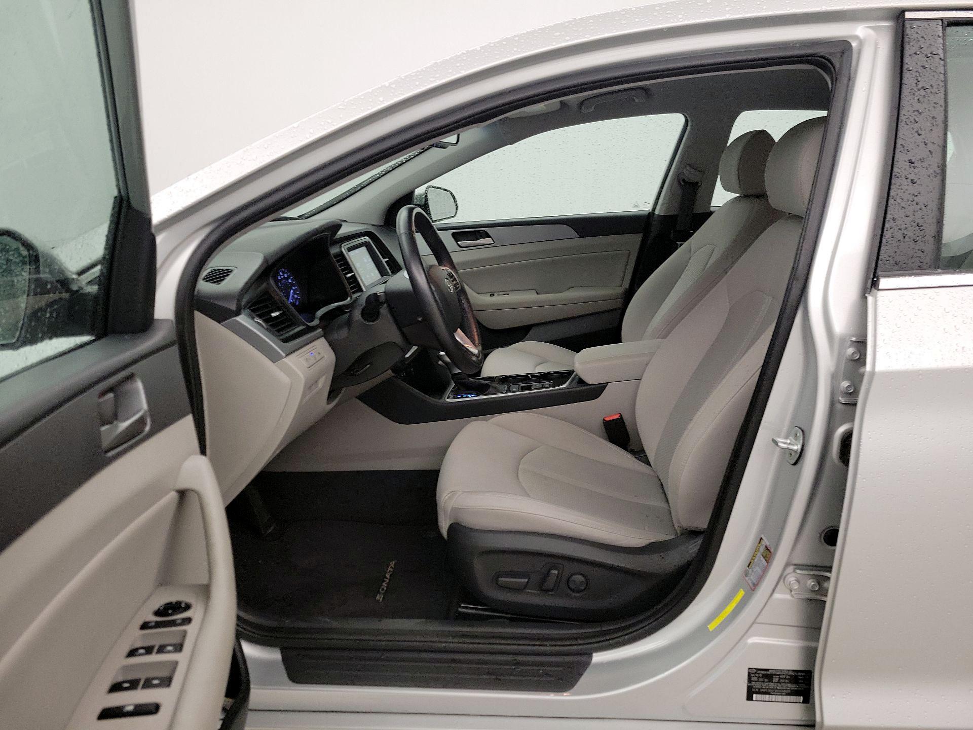 Thumbnail: 2019 Hyundai Sonata - 11