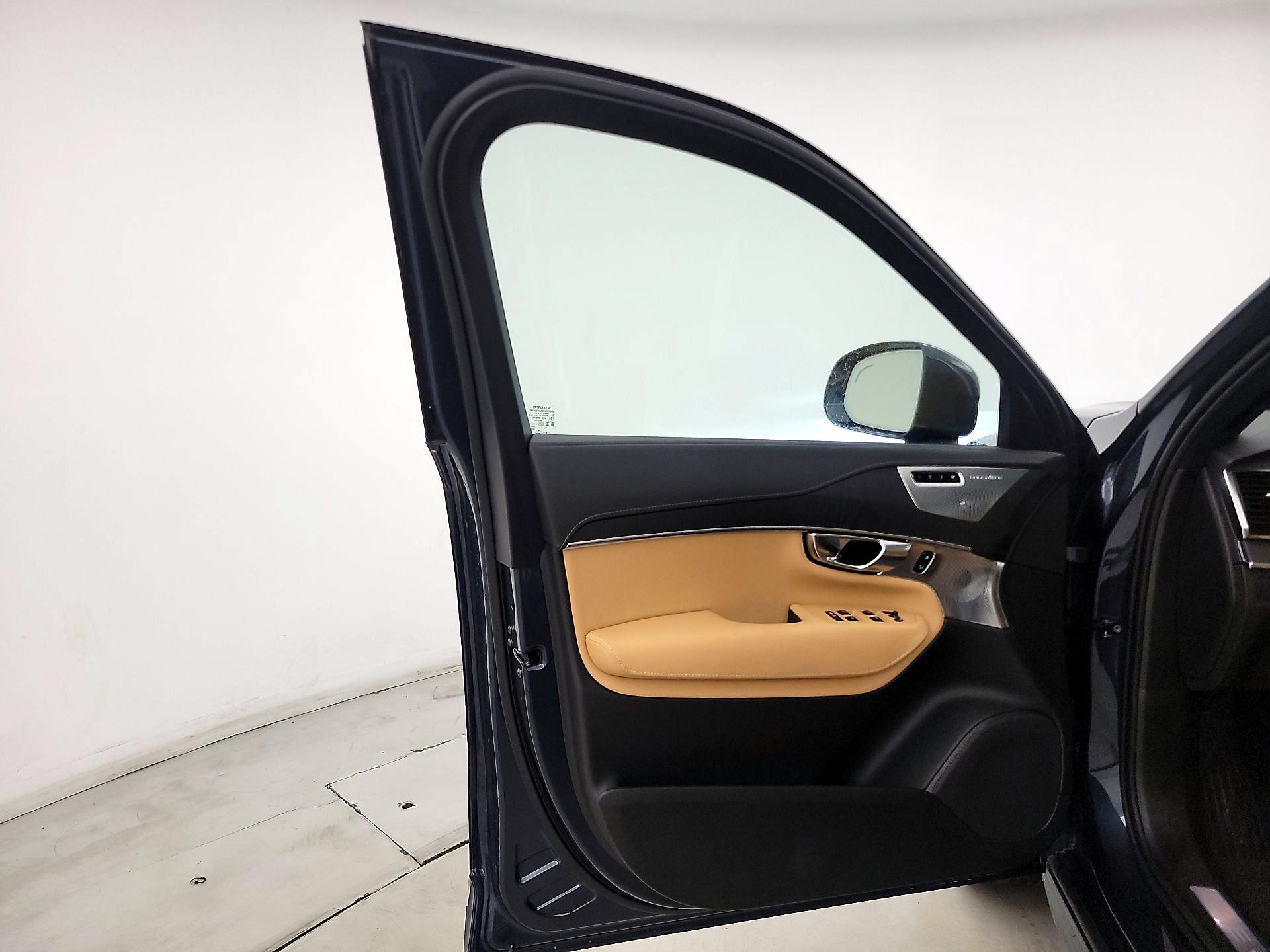 Thumbnail: 2025 Volvo XC90 - 12