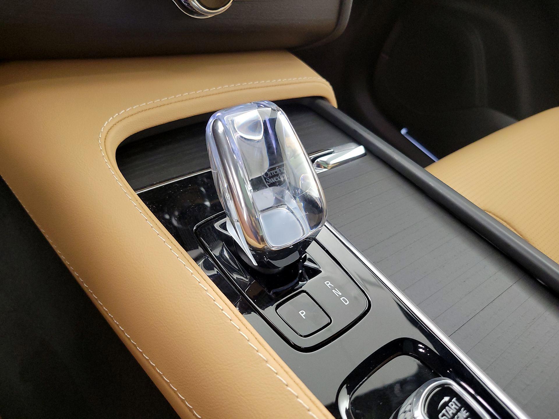 Thumbnail: 2025 Volvo XC90 - 18