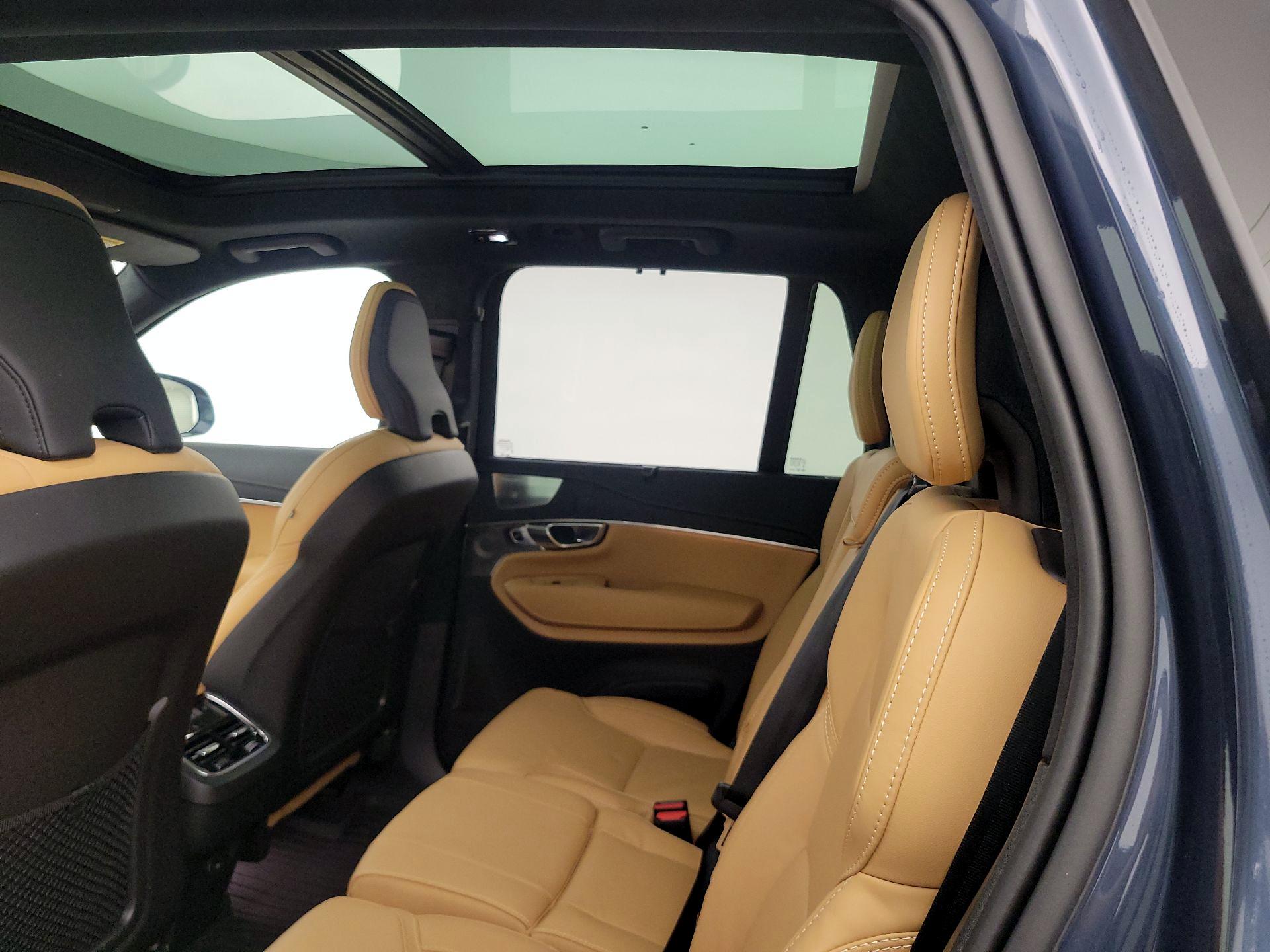 Thumbnail: 2025 Volvo XC90 - 20
