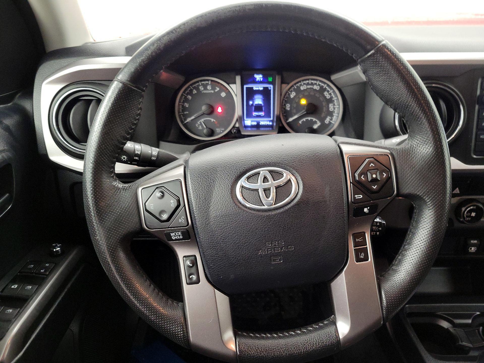 Thumbnail: 2018 Toyota Tacoma - 10
