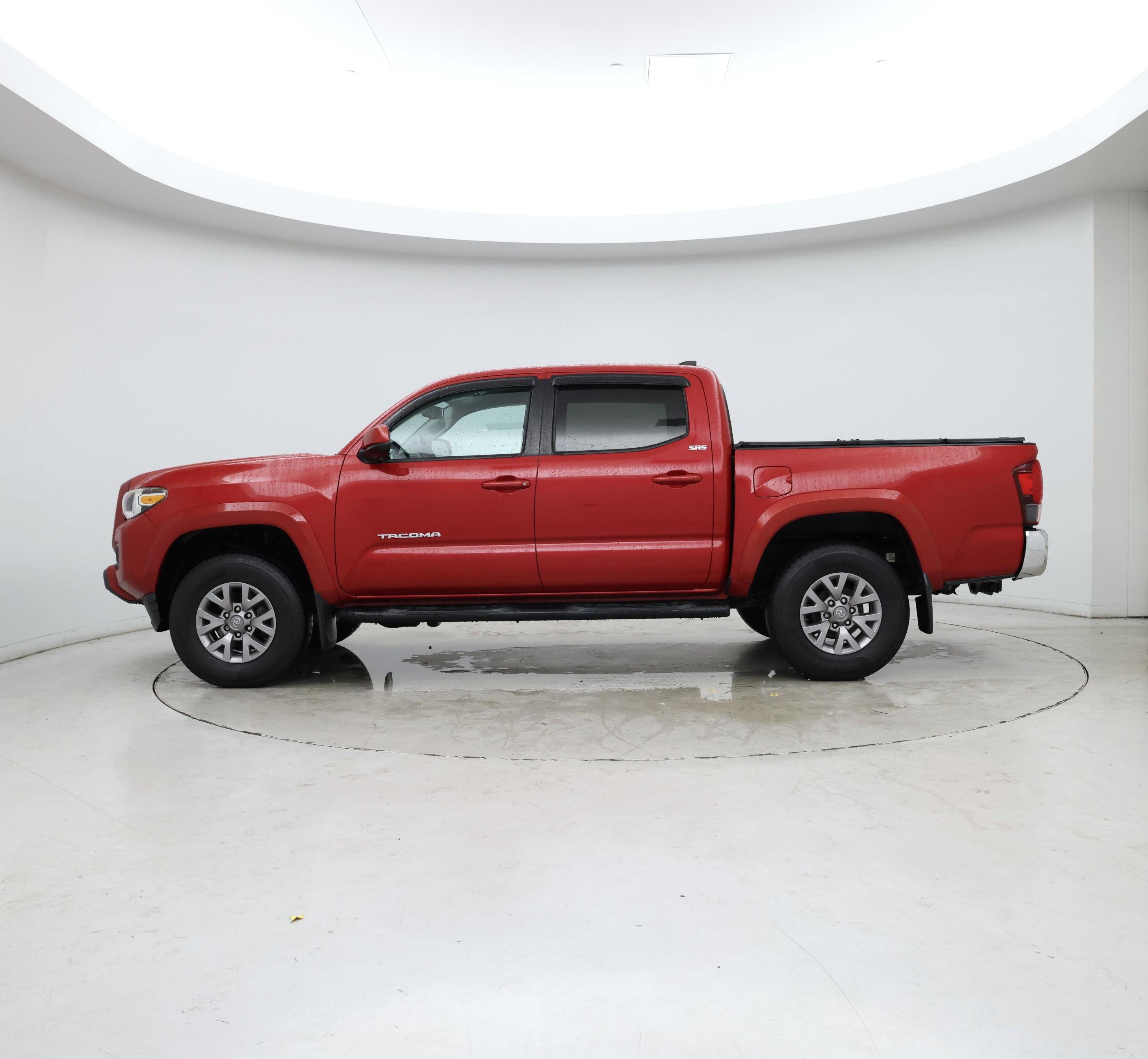 Thumbnail: 2018 Toyota Tacoma - 3