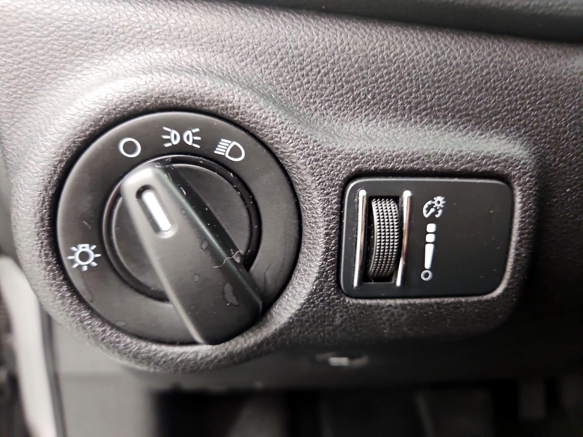 Thumbnail: 2016 Dodge Dart - 13