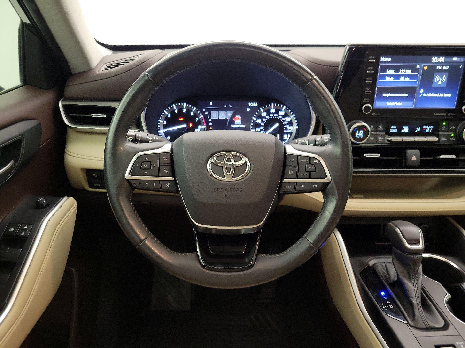 Thumbnail: 2021 Toyota Highlander - 10