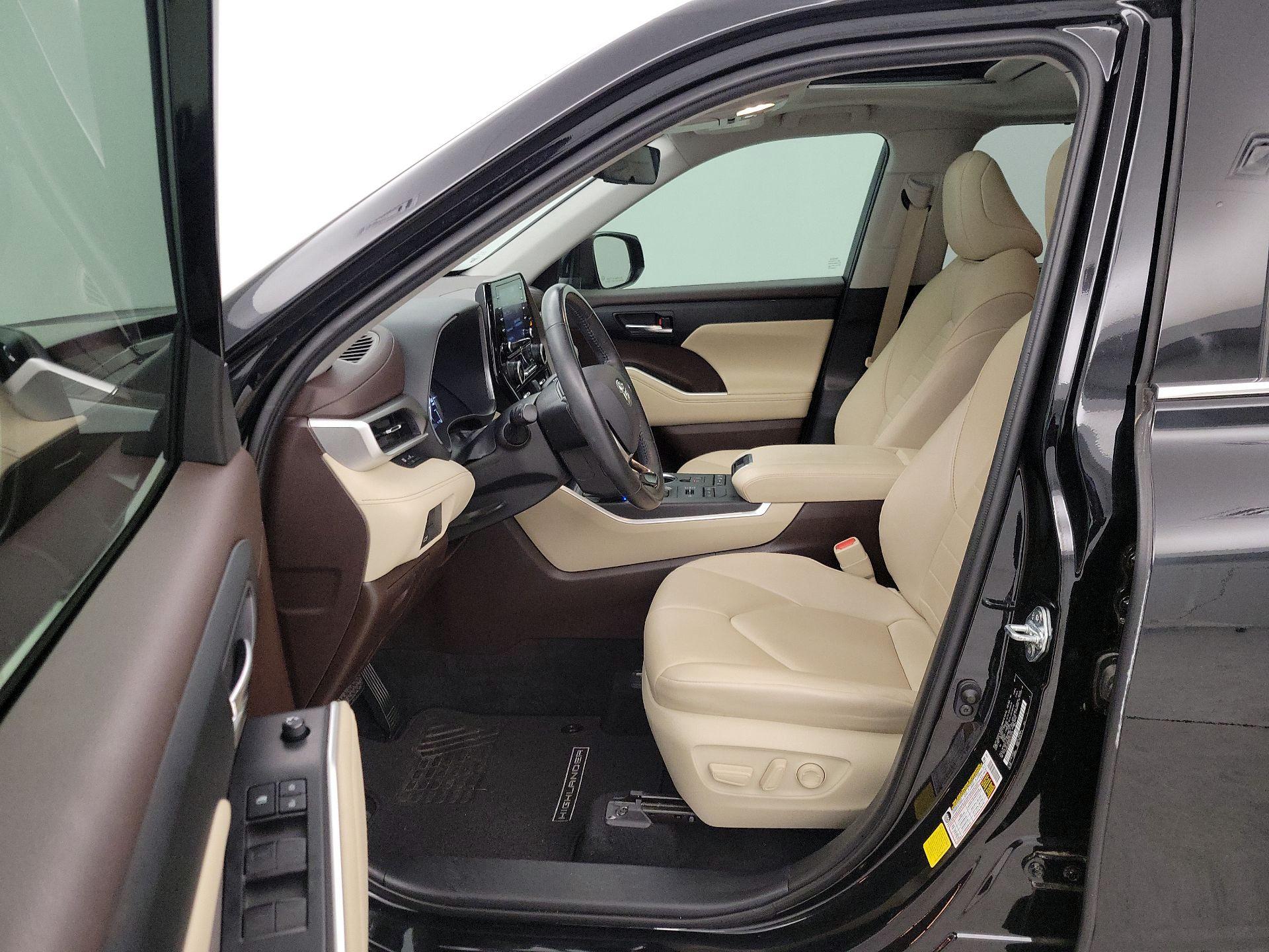 Thumbnail: 2021 Toyota Highlander - 11