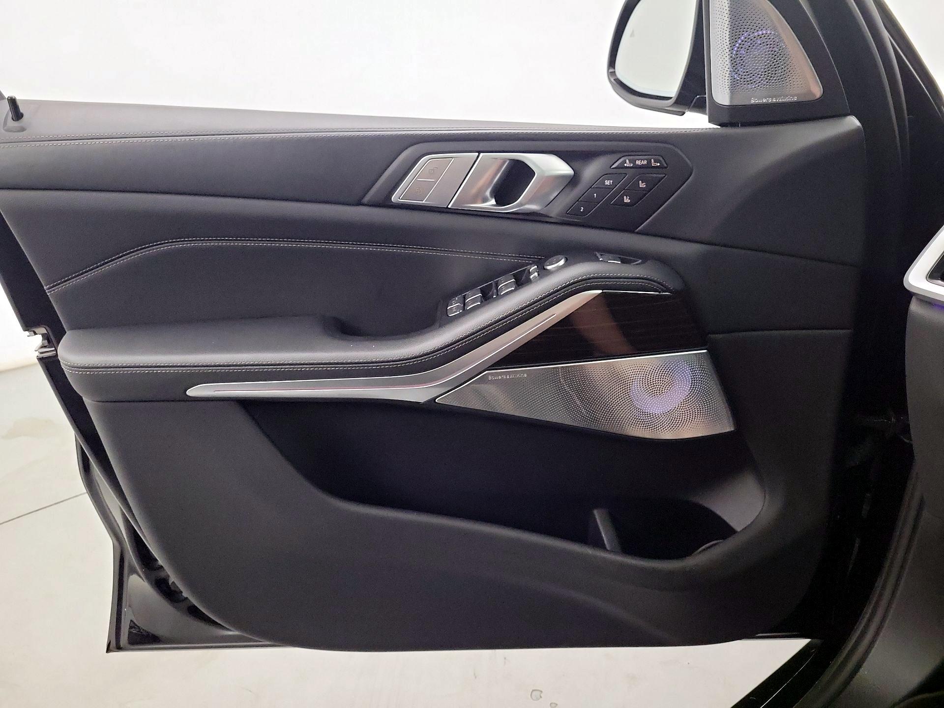 Thumbnail: 2021 BMW X7 - 12