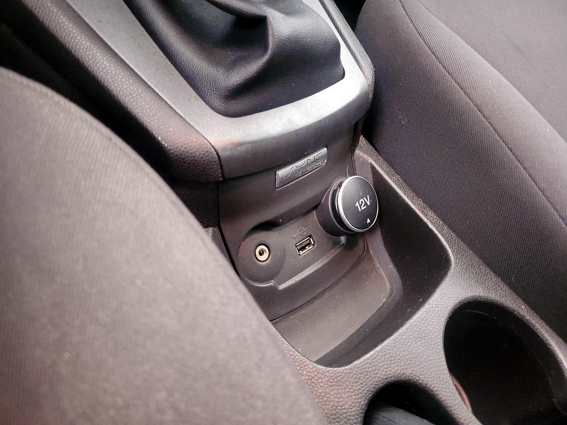Thumbnail: 2014 Ford Fiesta - 17