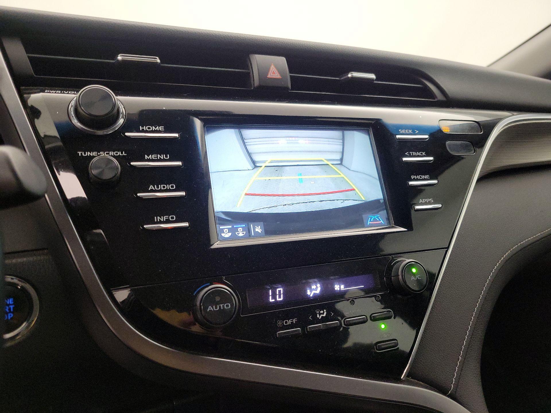 Thumbnail: 2018 Toyota Camry - 14