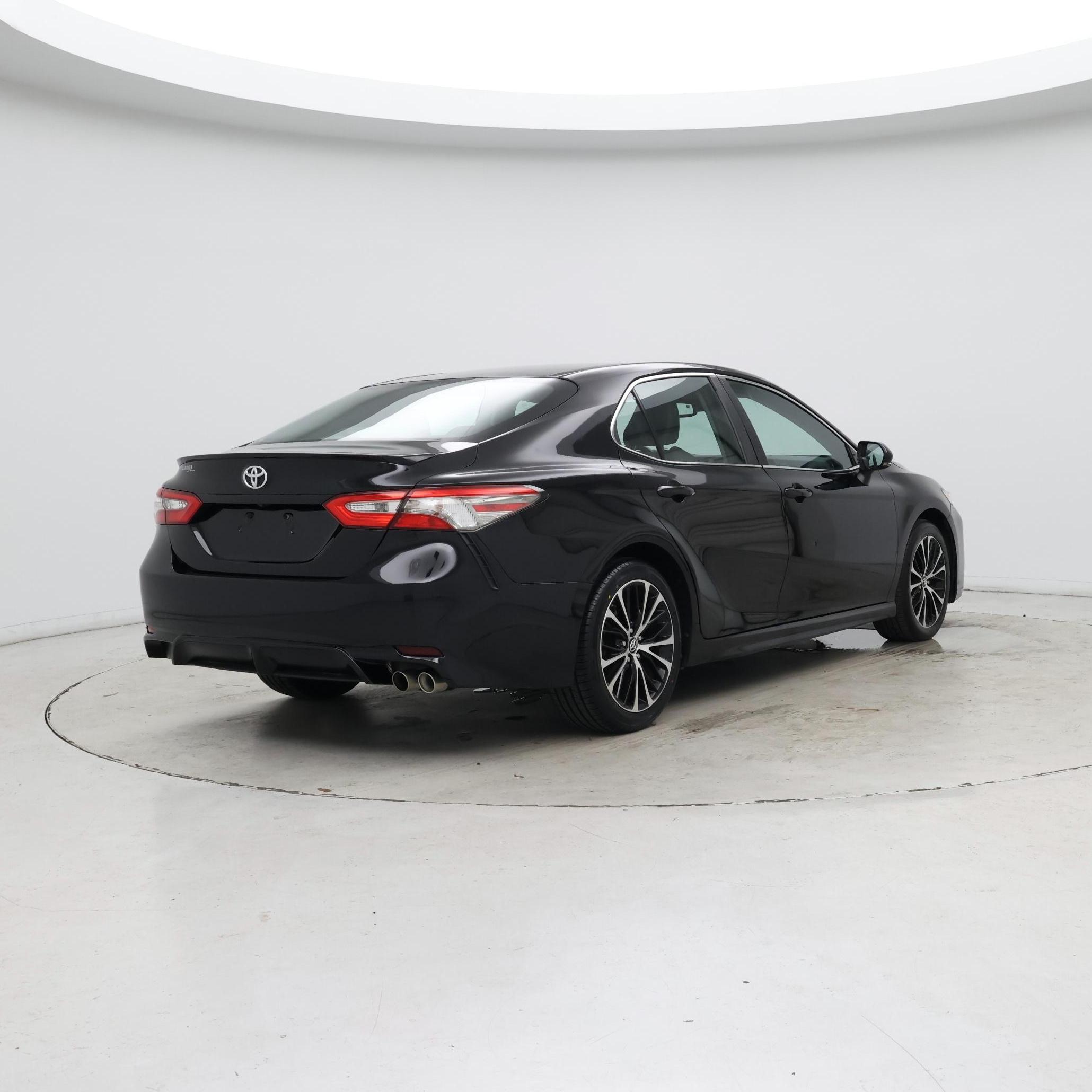 Thumbnail: 2018 Toyota Camry - 8