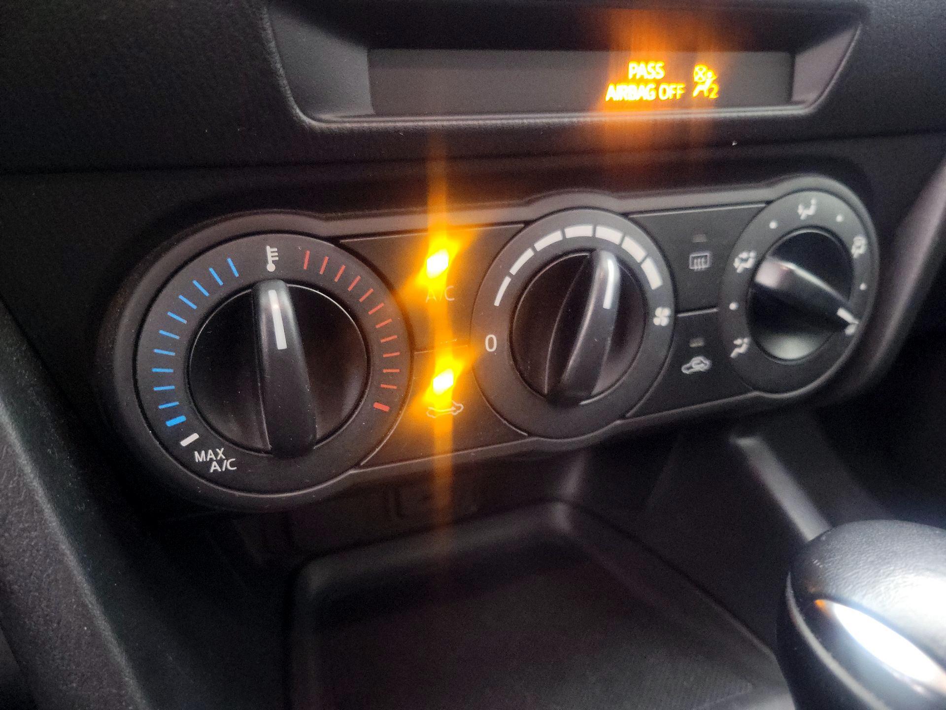 Thumbnail: 2014 Mazda Mazda3 - 15